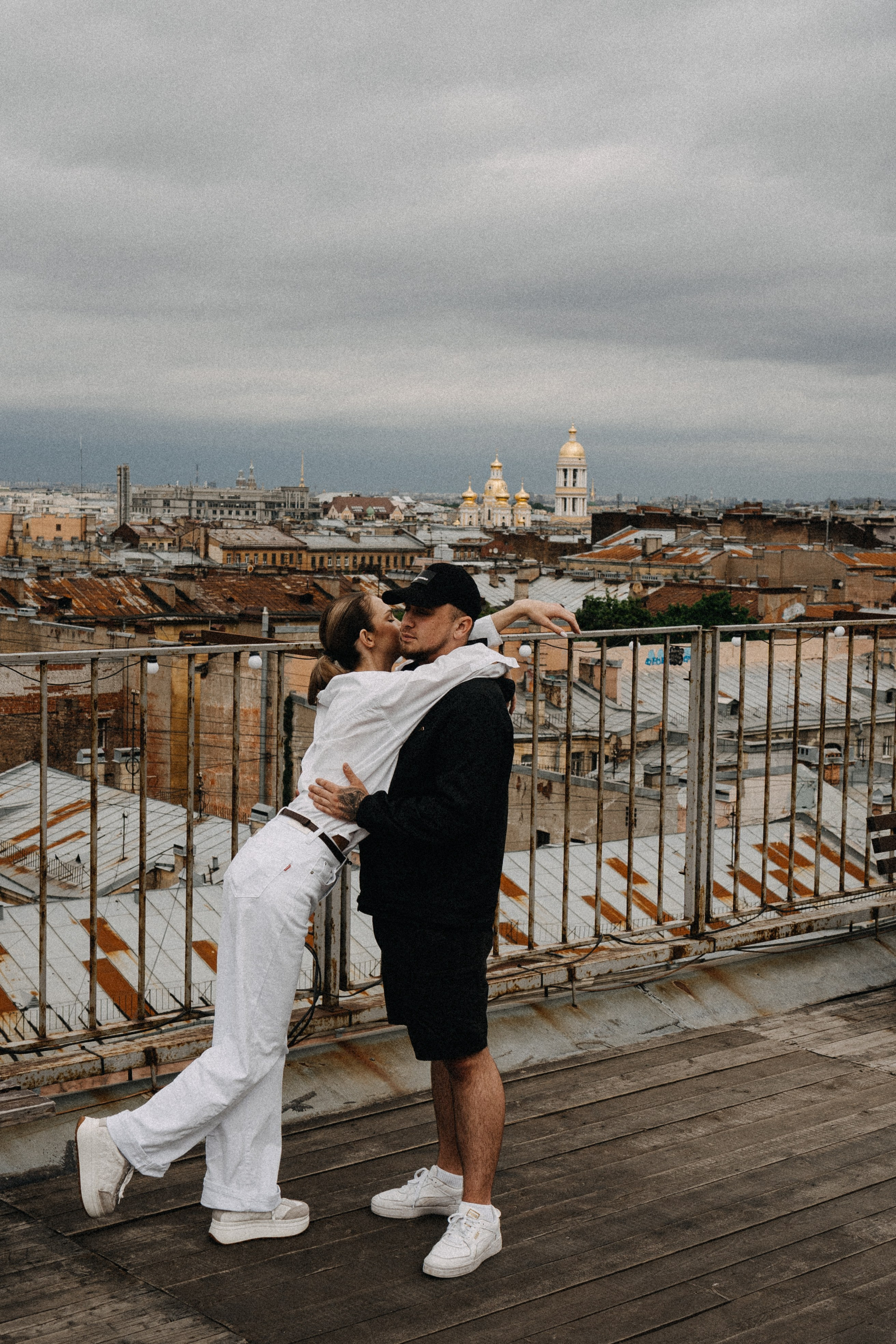 МЫ ГУЛЯЛИ ПРО КРЫШАМ ПИТЕРА. Профессиональный фотограф, Санкт-Петербург — Виктория Богомолова