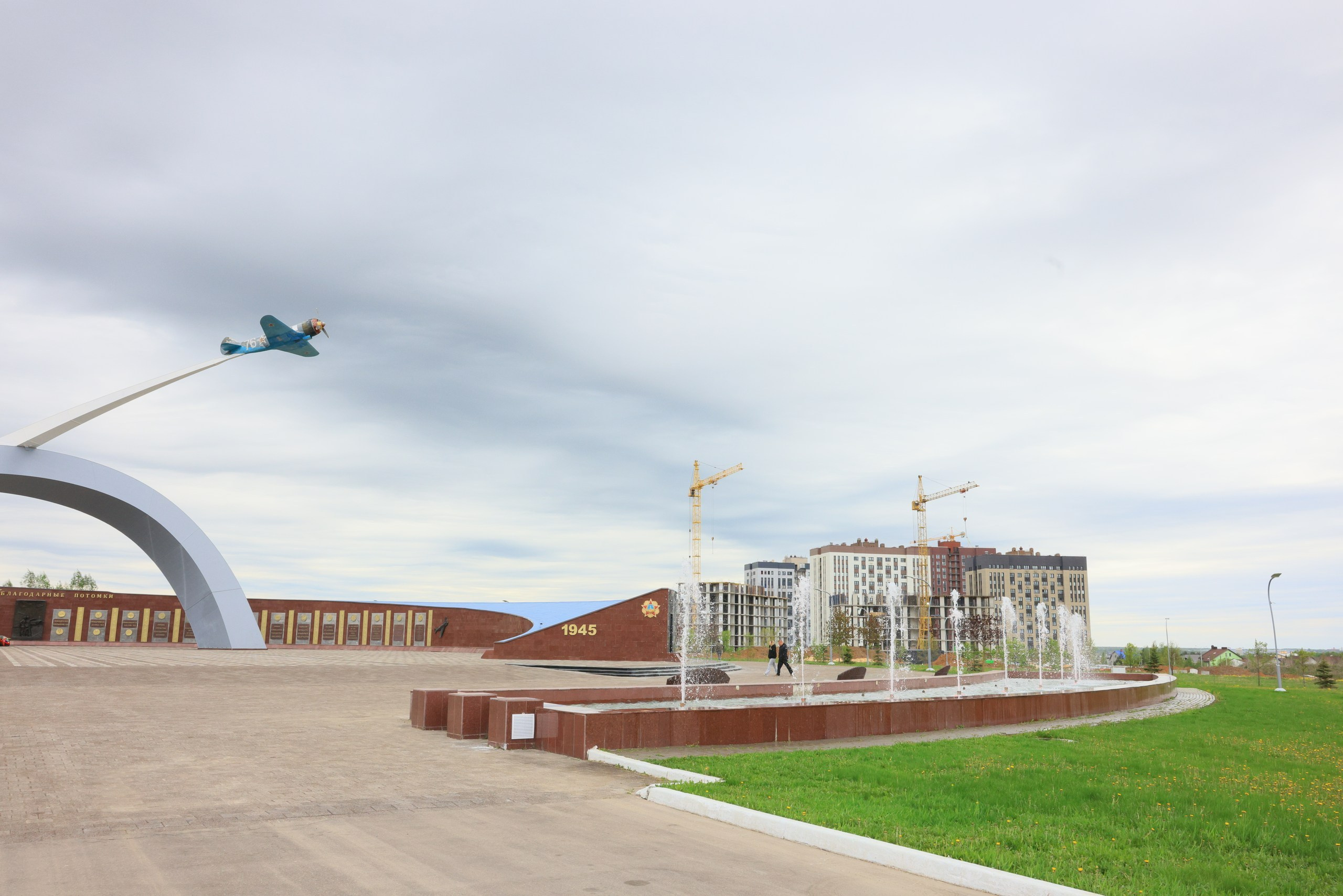 9 мая 2026 Хаммер клуб в День Победы в Туле (У мемориала «Защитникам неба Отечества», музея оружия, «Три штыка». Фотограф в Туле Крупский АнДРей. Фотостудия «КАДР71» в Туле