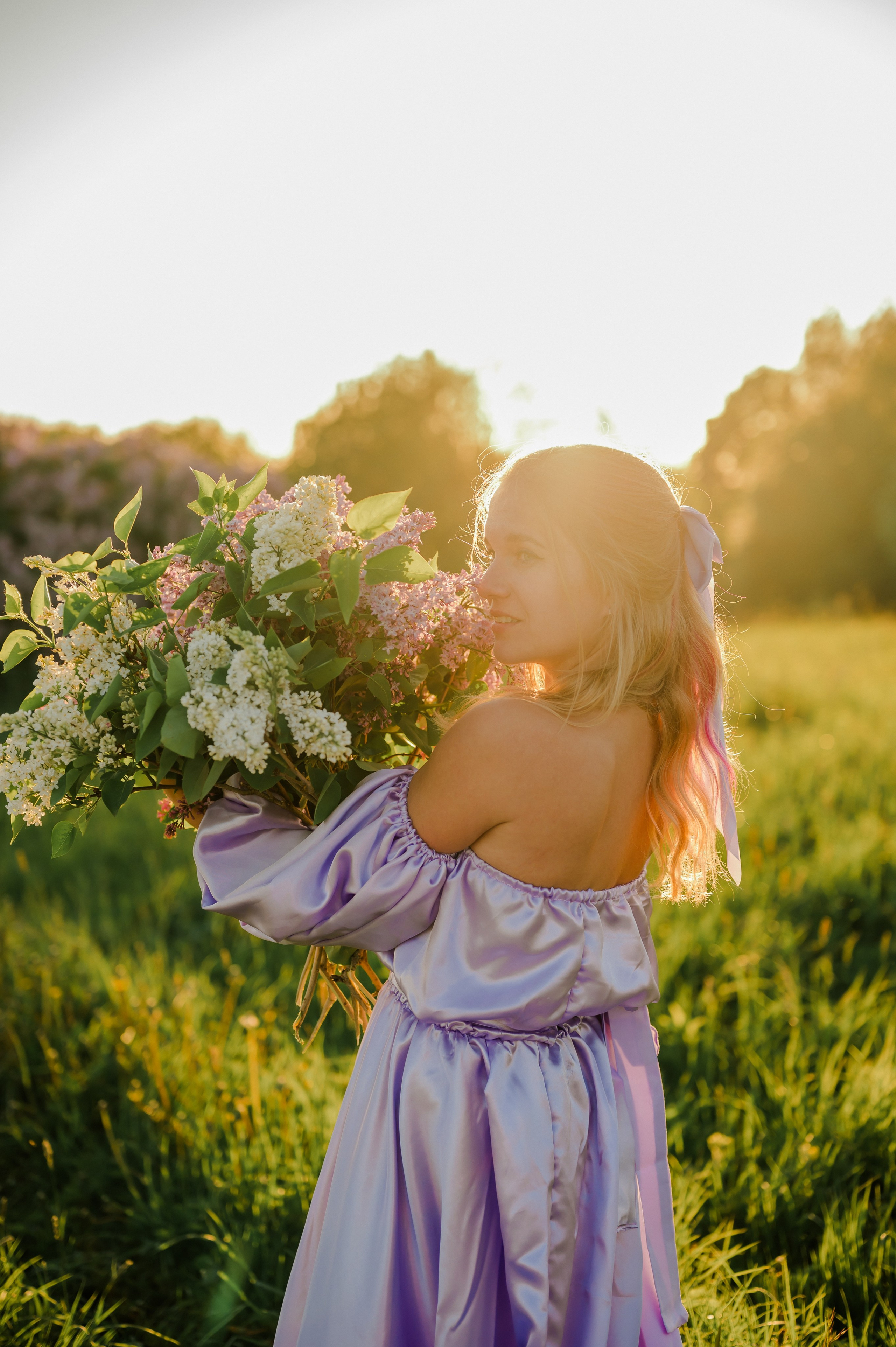 Юлия и сирень. Свадебный и семейный фотограф Евгения Кононова