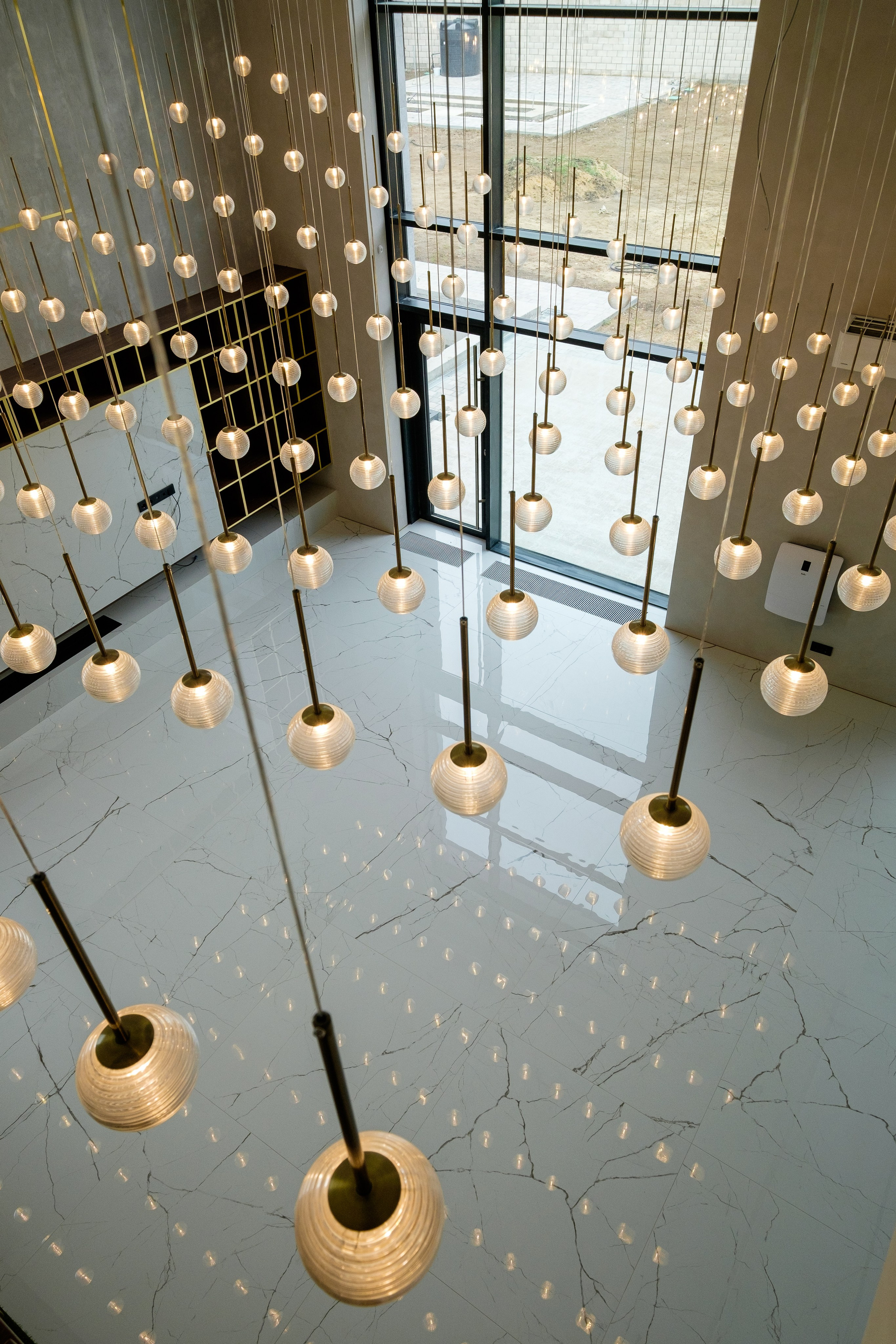 подвесная люстра для большой площади