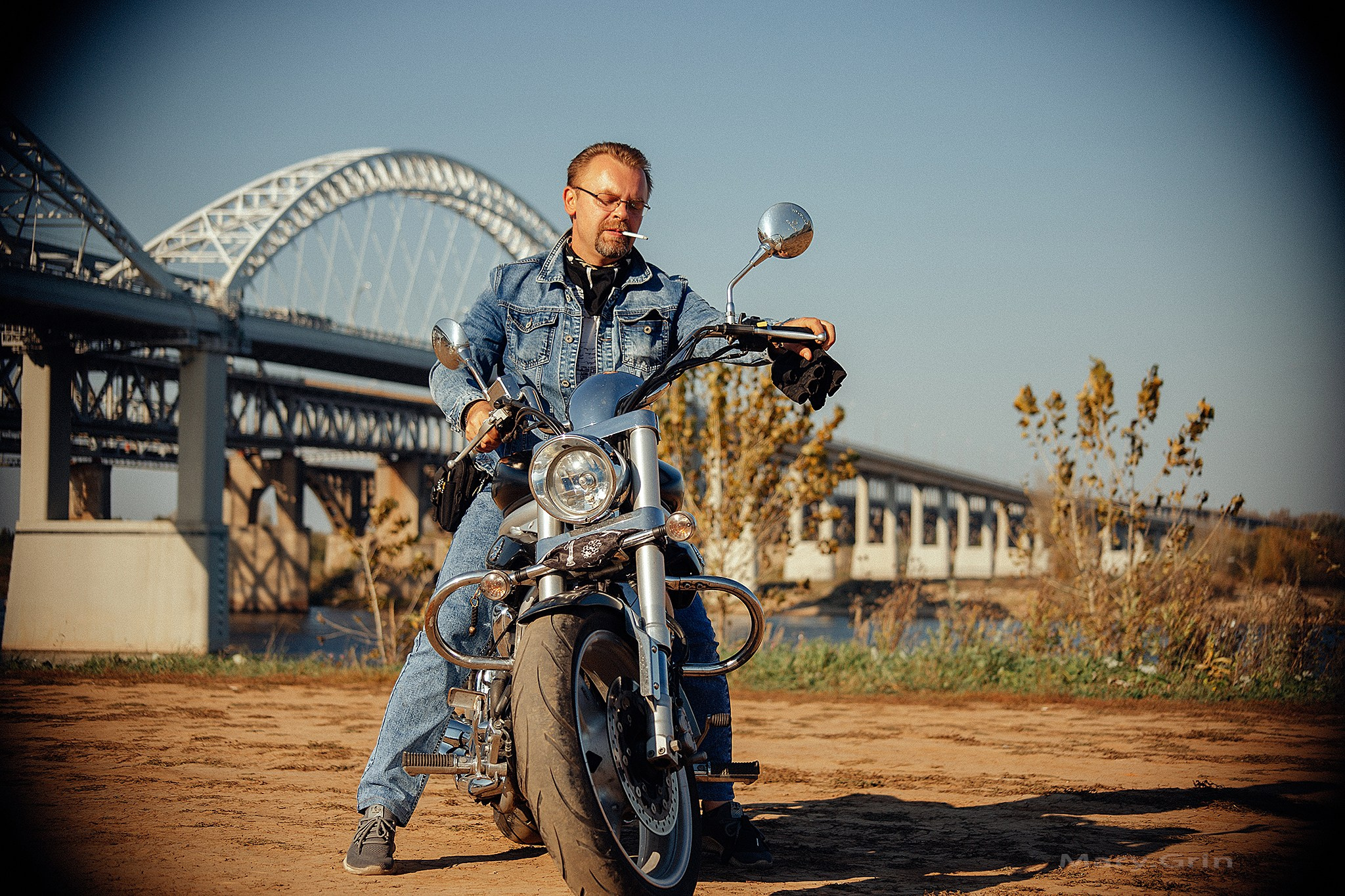 Дмитрий с мотоциклом. Детский и семейный фотограф, фотограф мероприятий Нижний Новгород