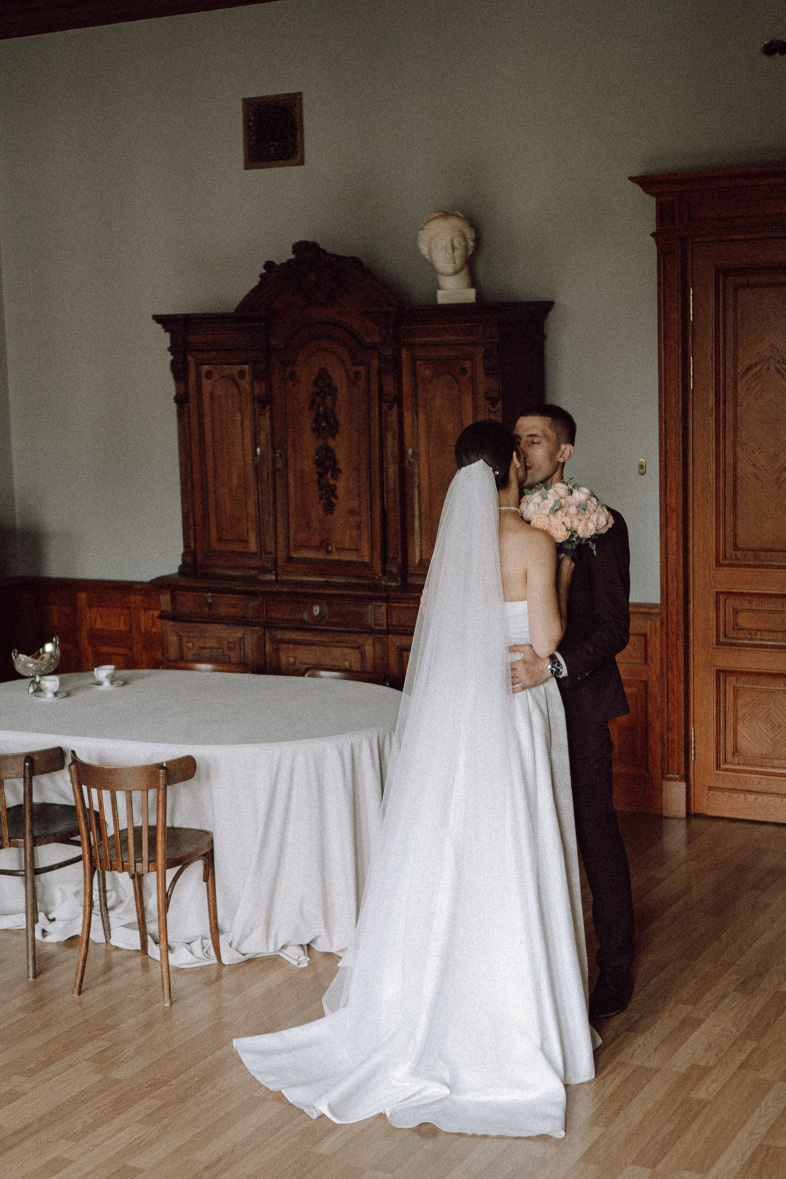 СВАДЕБНАЯ ПРОГУЛКА В САНТК-ПЕТЕРБУРГЕ (ИСАКИЕВСКИЙ СОБОР, ЗИМНЯЯ КАНАВКА, ЭРМИТАЖ И БОЛЬШАЯ МОРСКАЯ УЛИЦА). Профессиональный фотограф, Санкт-Петербург — Виктория Богомолова