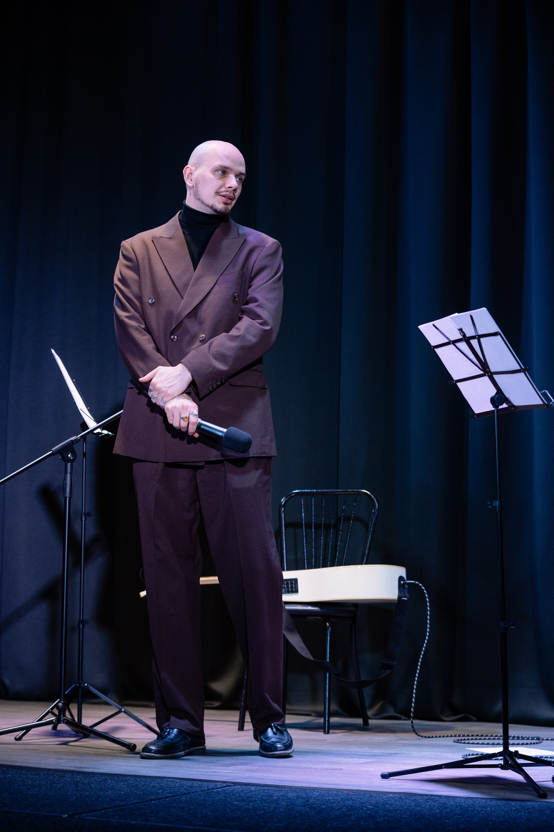 Поэтический вечер с Игорем Бушмелевым и Никой Станиславчик. Фотограф Юлия Мальцева