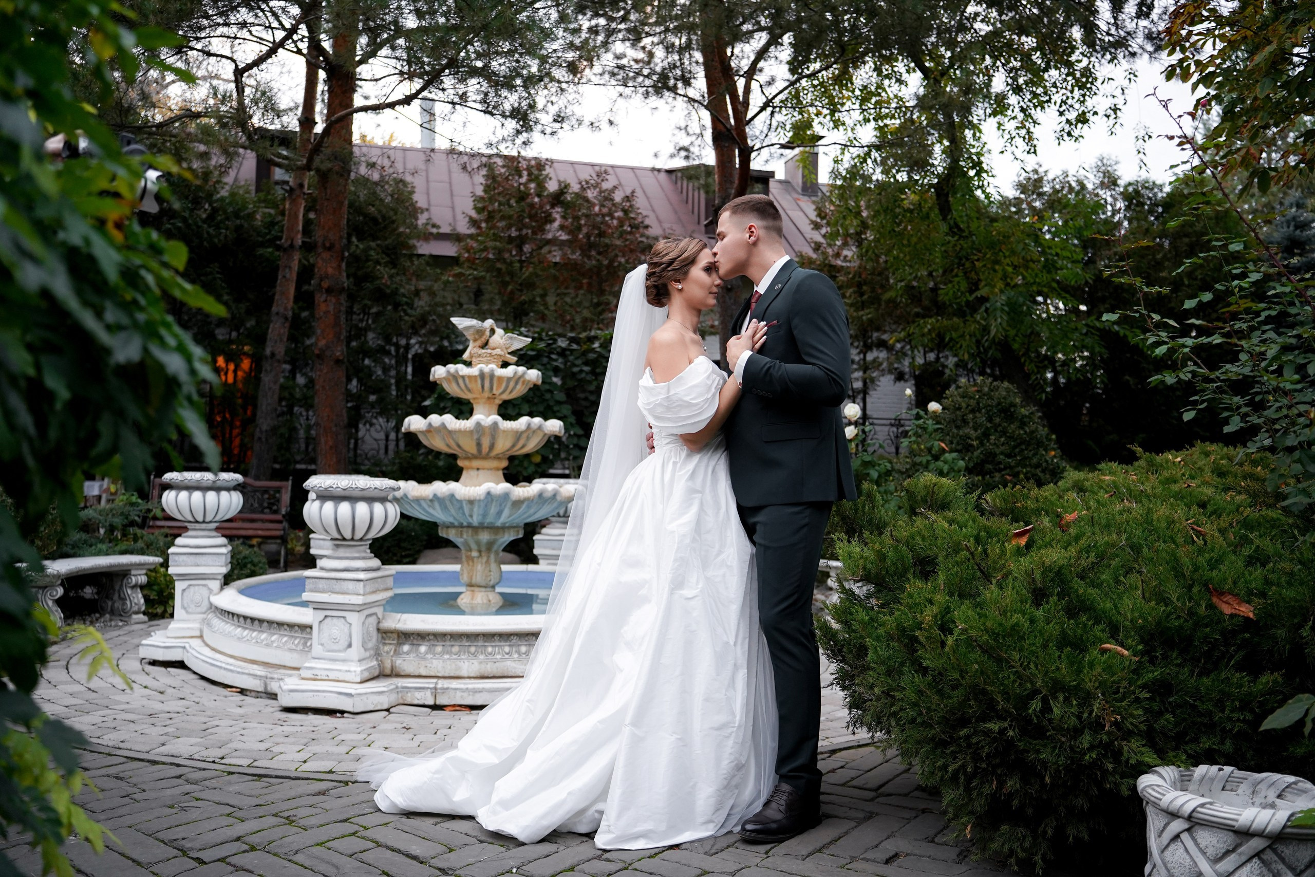 Свадебная экспресс-фотосессия на территории ресторана «Атаманская усадьба» в Ростове-на-Дону. Дмитрий и Арина 💫. Свадебный фотограф в Ростове-на-Дону. Таинство Крещения и Венчания, семейные фотосессии. Алёна Чёботова