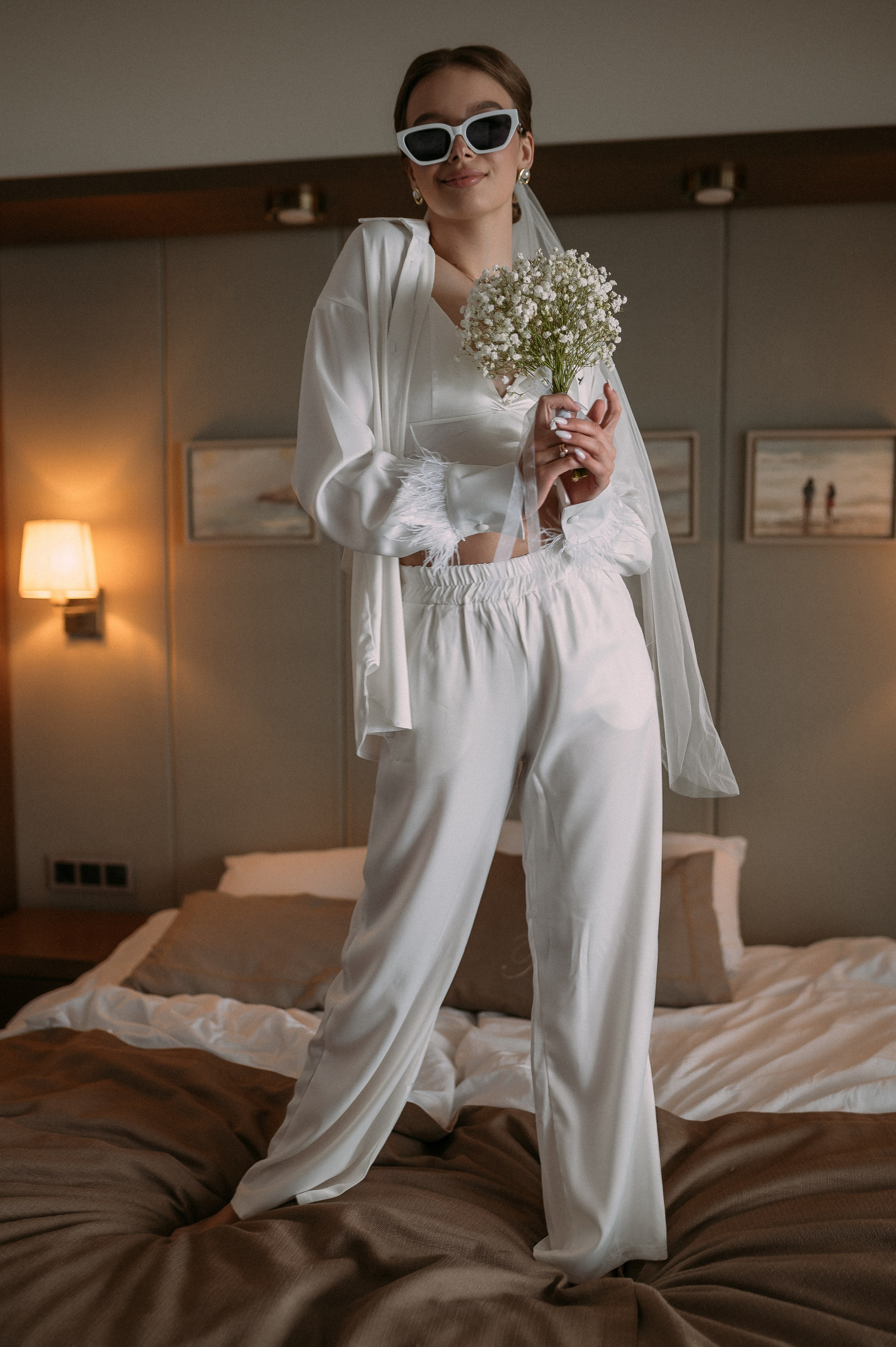 Свадебное утро и прогулка красивой яркой пары. Свадебный и семейный фотограф в Симферополе Дарья Маркова