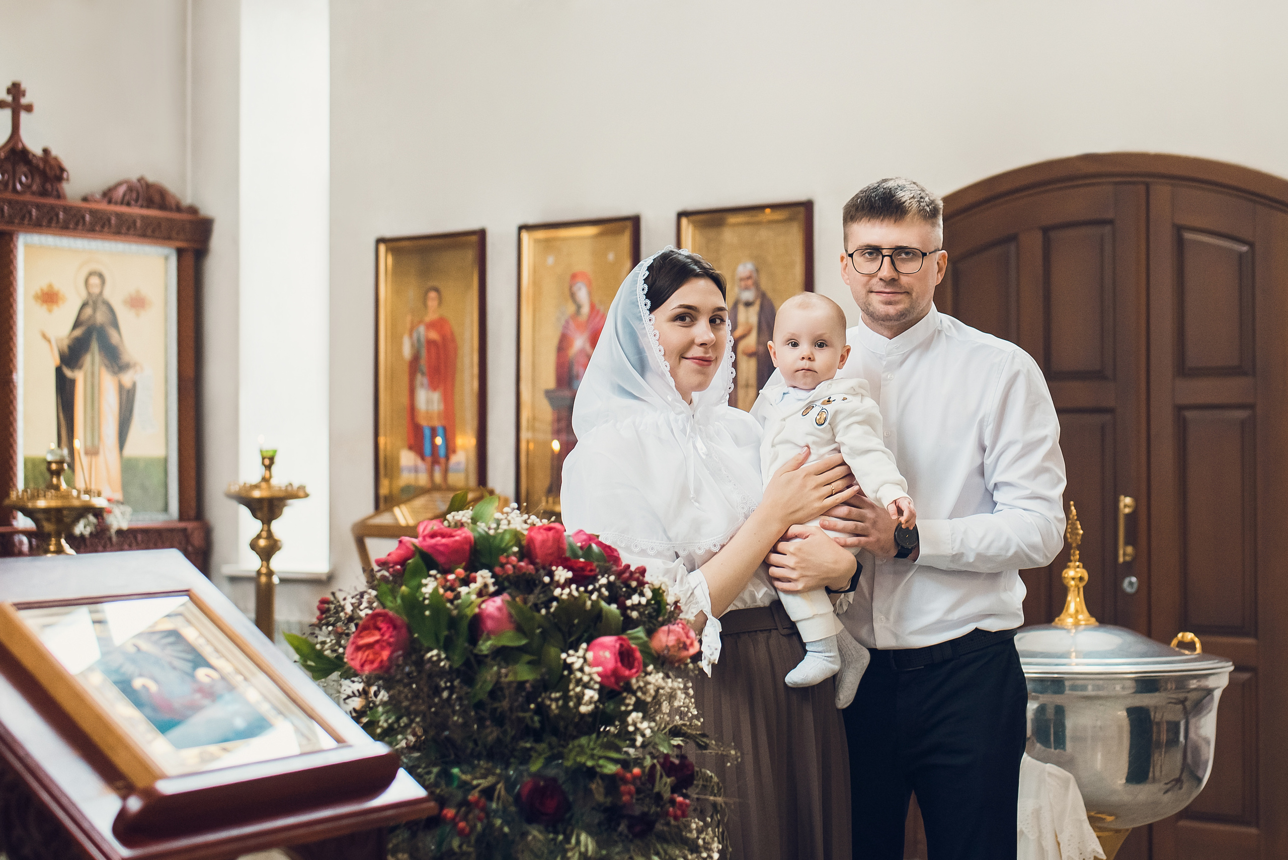 Крещение в храме Архангела Михаила. Церковный фотограф на Таинство Крещения и Венчания в Оренбурге и Оренбургской области Екатерина Белкина