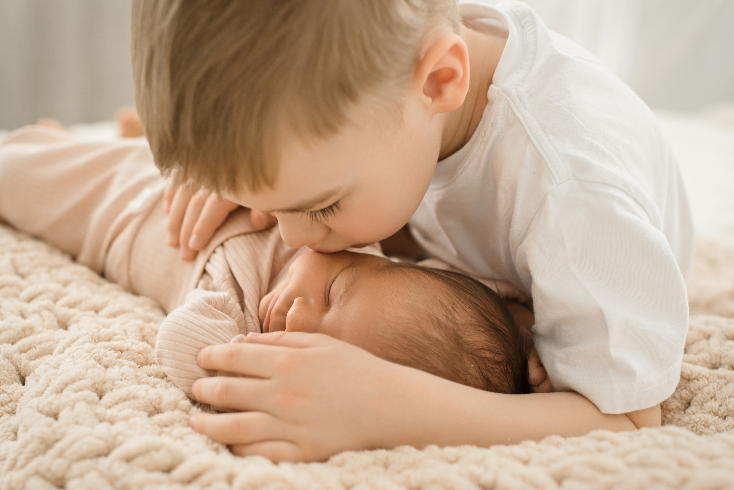Домашняя съемка новорожденного. Церковный фотограф на Таинство Крещения и Венчания в Оренбурге и Оренбургской области Екатерина Белкина