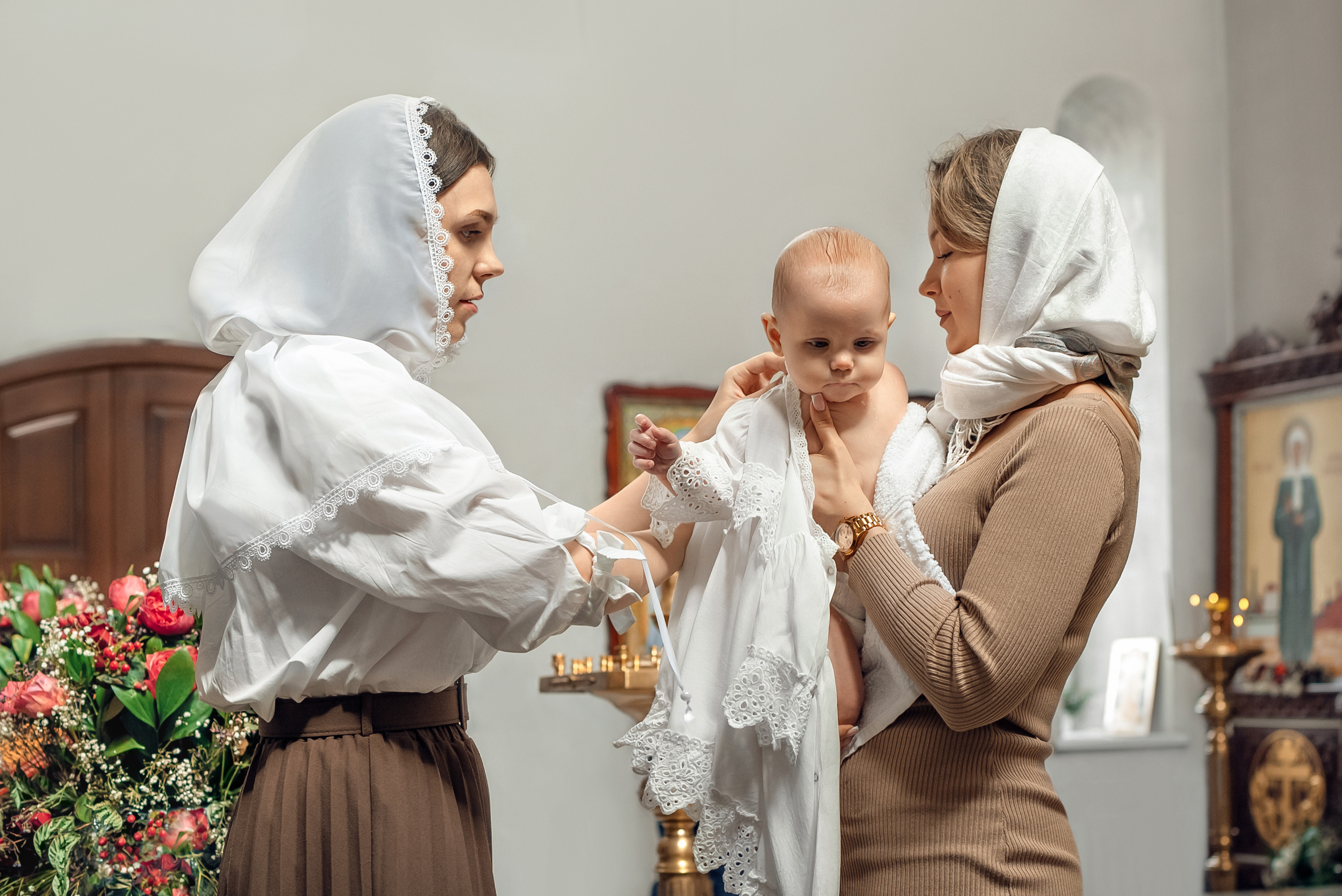 Крещение в храме Архангела Михаила. Церковный фотограф на Таинство Крещения и Венчания в Оренбурге и Оренбургской области Екатерина Белкина