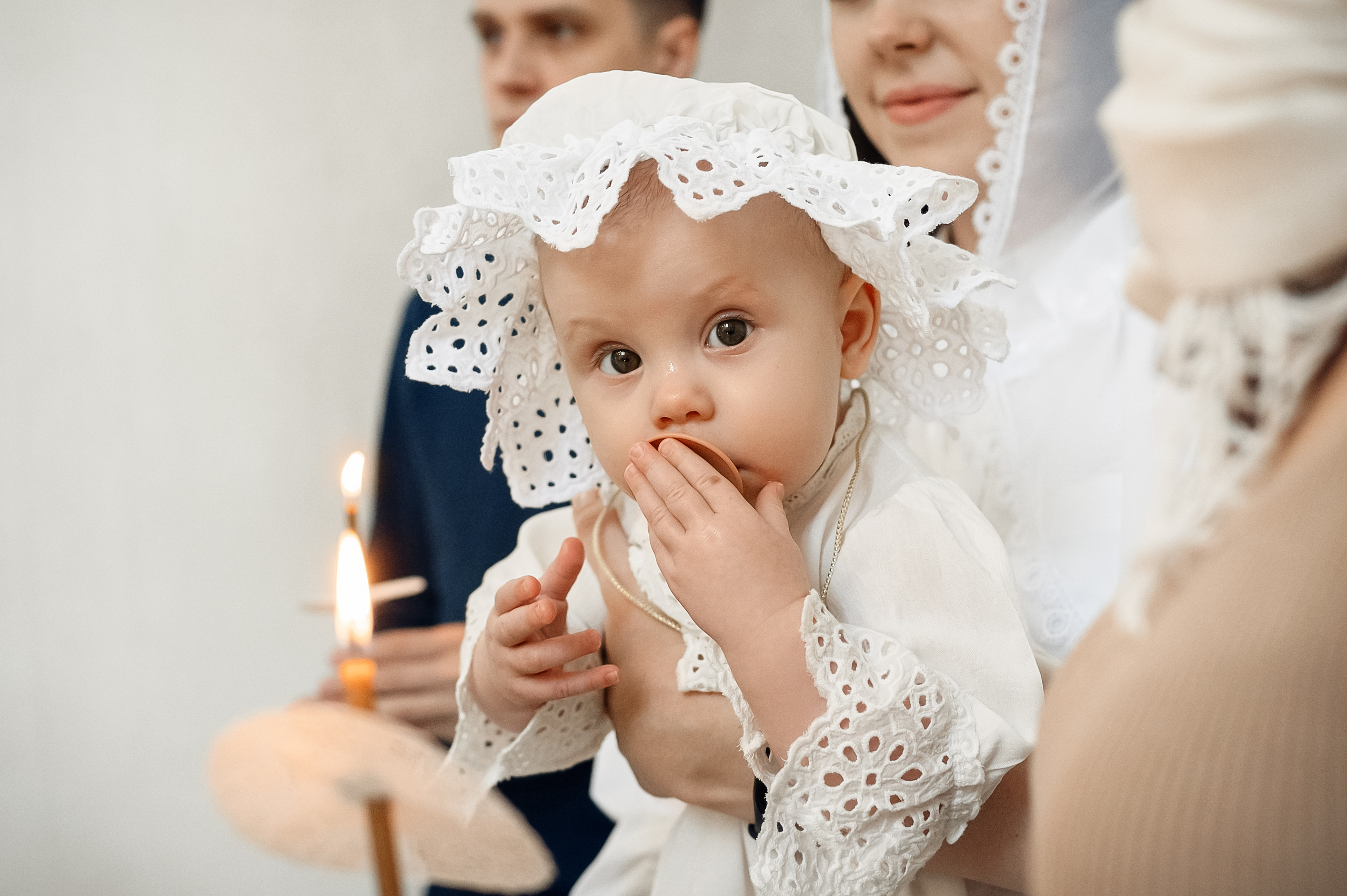 Крещение в храме Архангела Михаила. Церковный фотограф на Таинство Крещения и Венчания в Оренбурге и Оренбургской области Екатерина Белкина