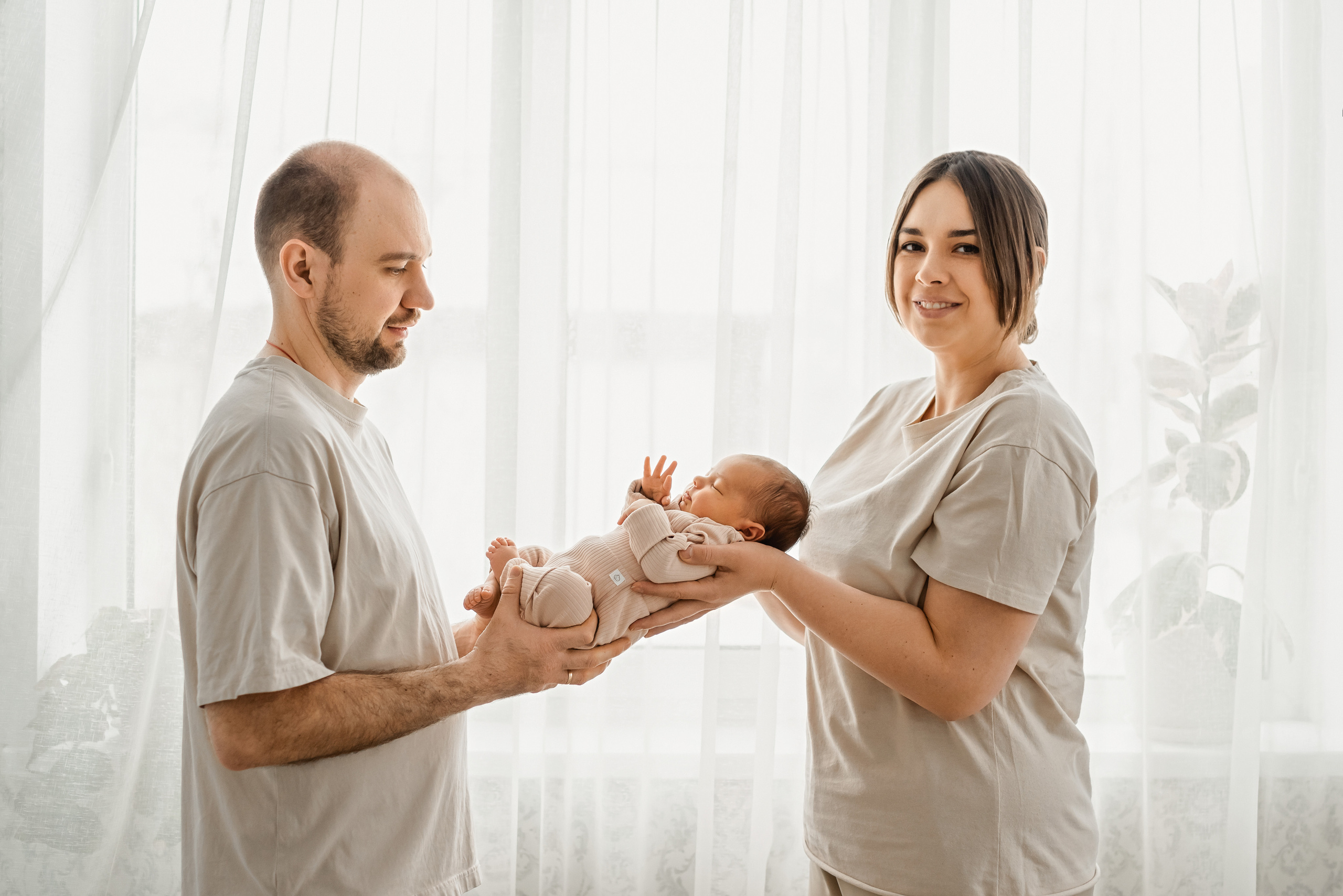 Домашняя съемка новорожденного. Церковный фотограф на Таинство Крещения и Венчания в Оренбурге и Оренбургской области Екатерина Белкина