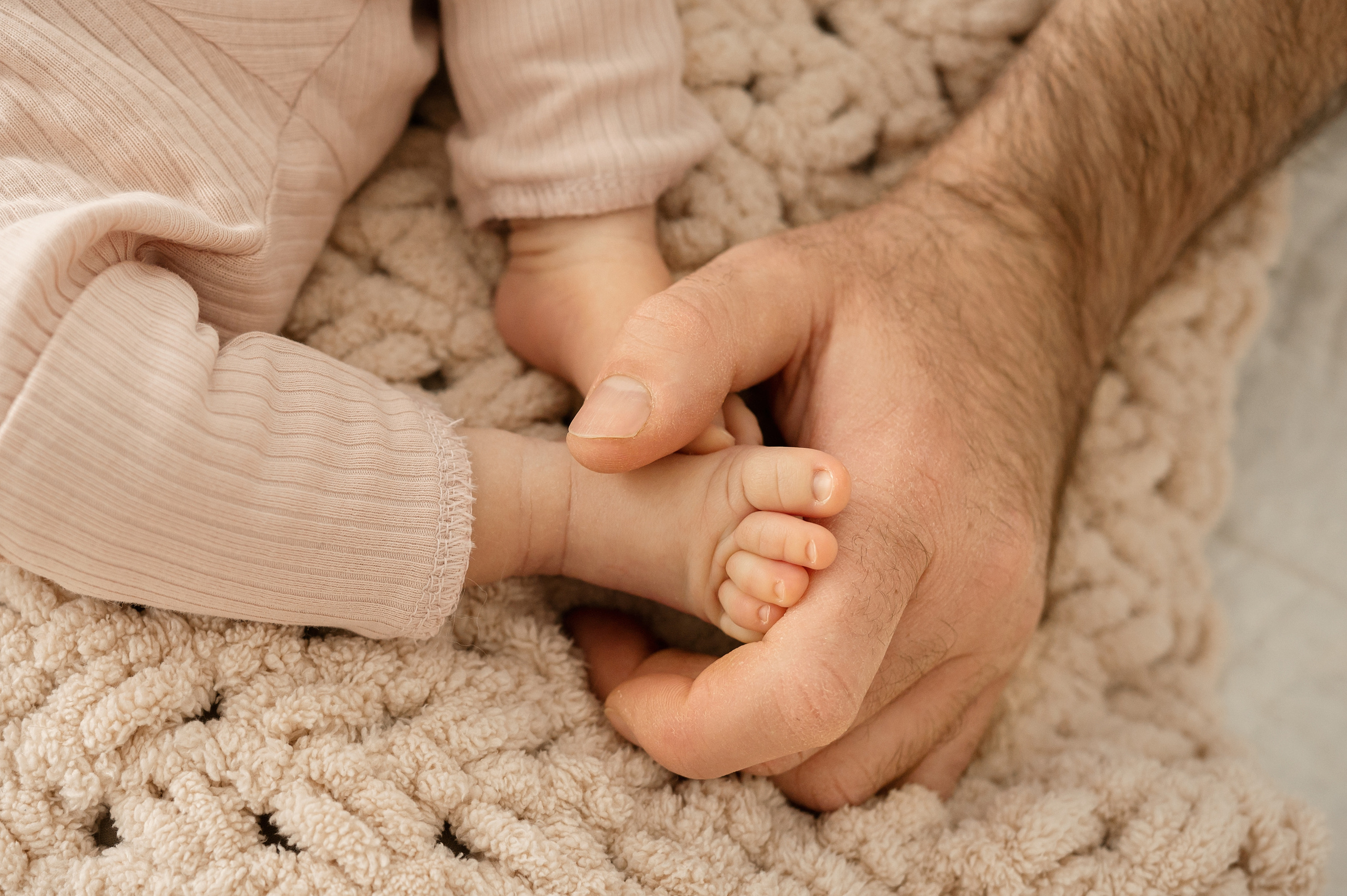 Домашняя съемка новорожденного. Церковный фотограф на Таинство Крещения и Венчания в Оренбурге и Оренбургской области Екатерина Белкина