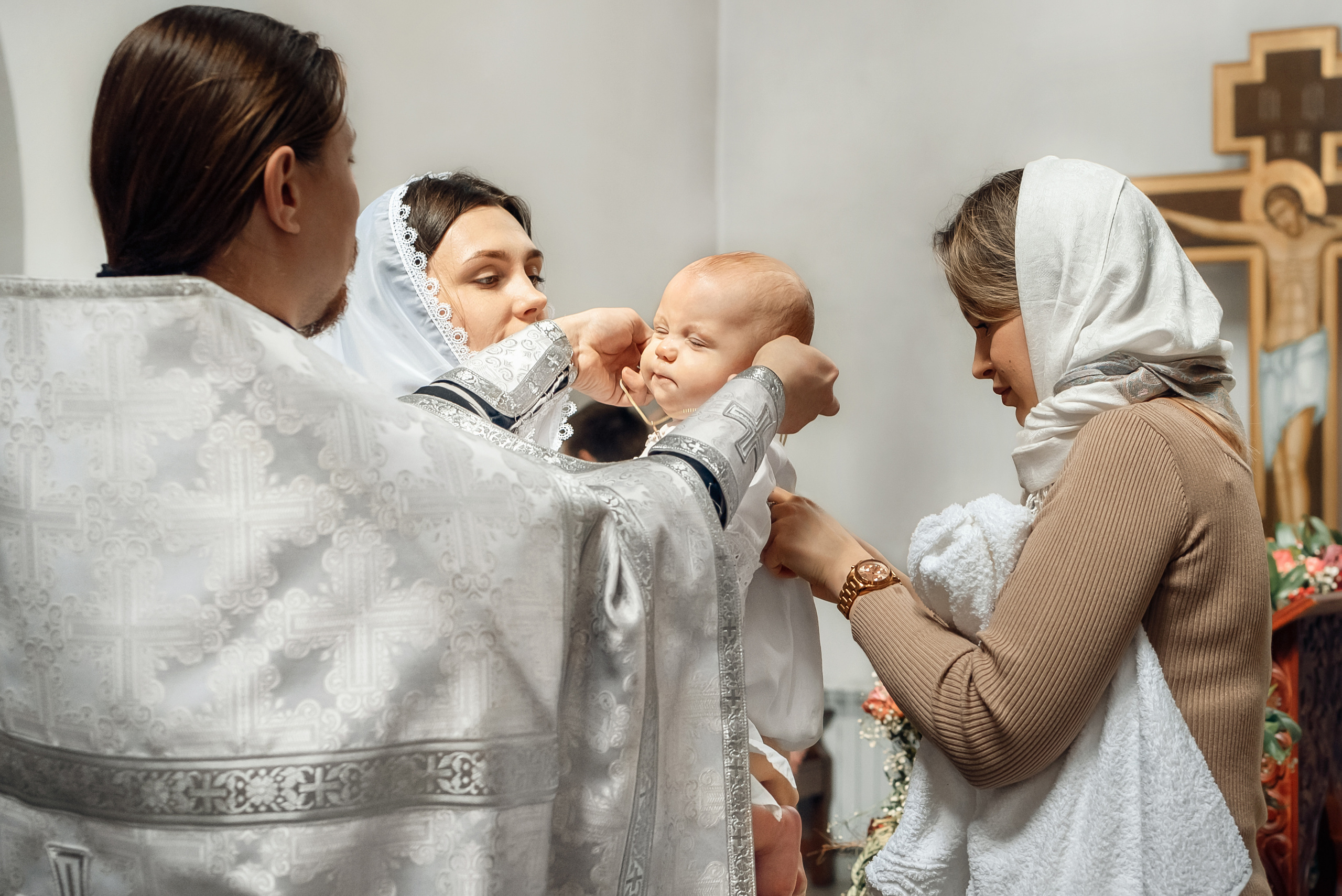 Крещение в храме Архангела Михаила. Церковный фотограф на Таинство Крещения и Венчания в Оренбурге и Оренбургской области Екатерина Белкина