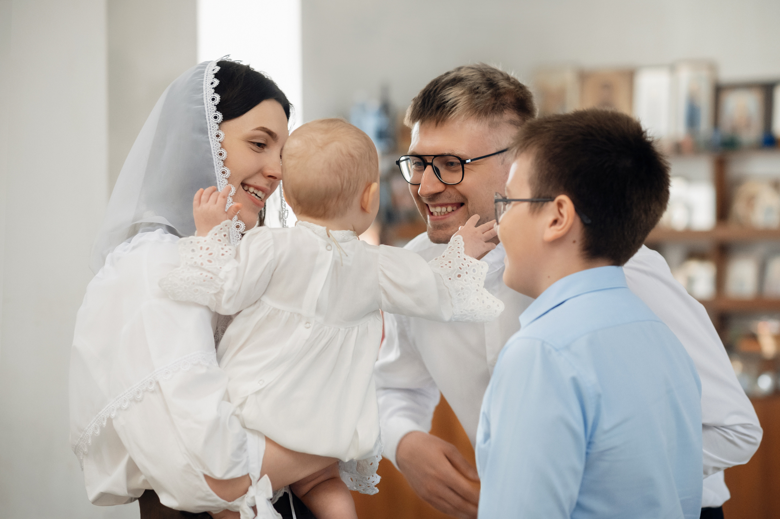 Крещение в храме Архангела Михаила. Церковный фотограф на Таинство Крещения и Венчания в Оренбурге и Оренбургской области Екатерина Белкина