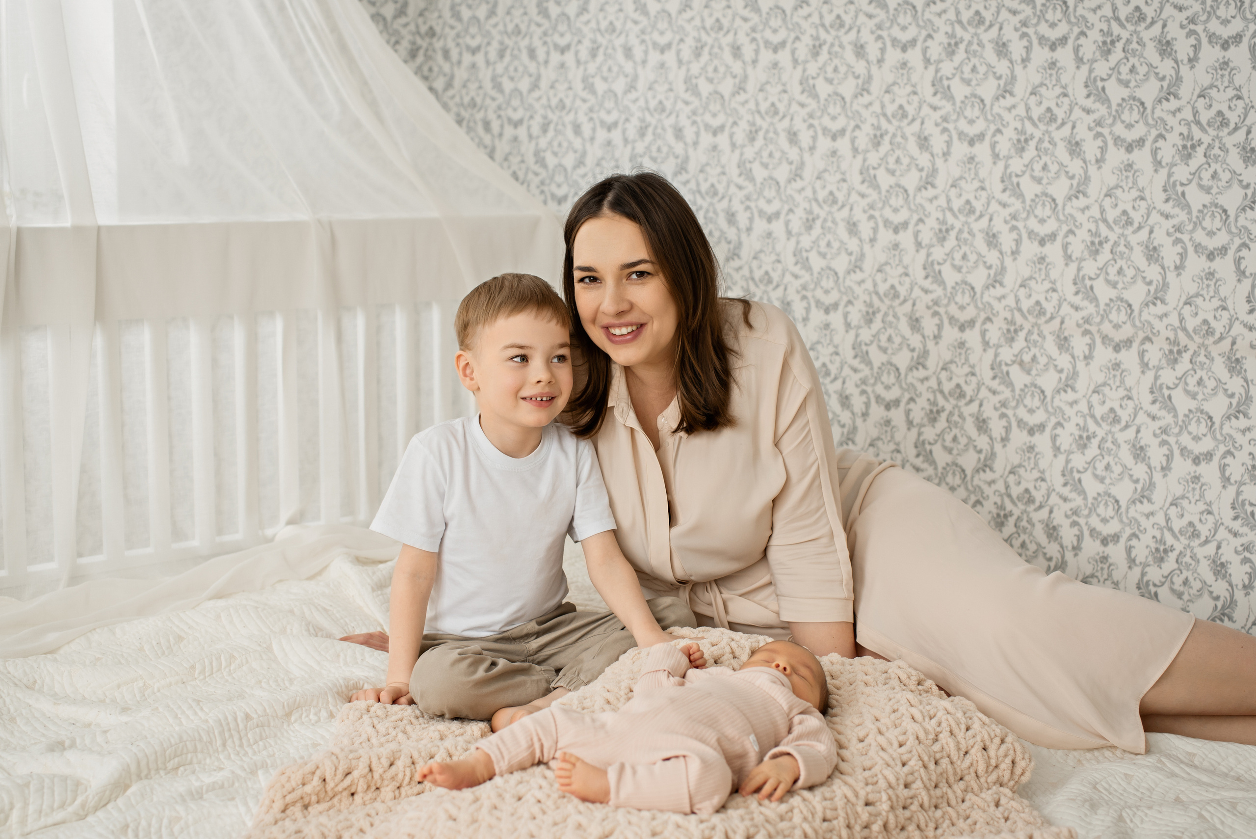 Домашняя съемка новорожденного. Церковный фотограф на Таинство Крещения и Венчания в Оренбурге и Оренбургской области Екатерина Белкина