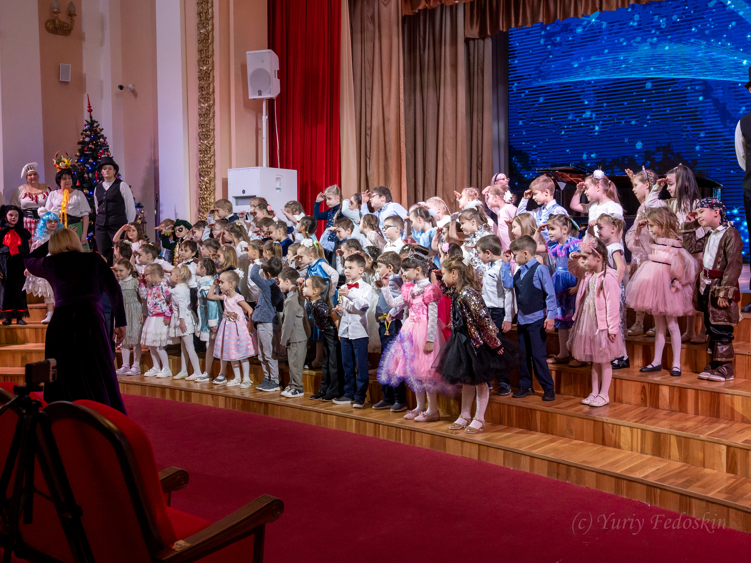 Новый год в хоровой школе «Подлипки». Профессиональный фотограф интерьеров в Москве Юрий Федоскин