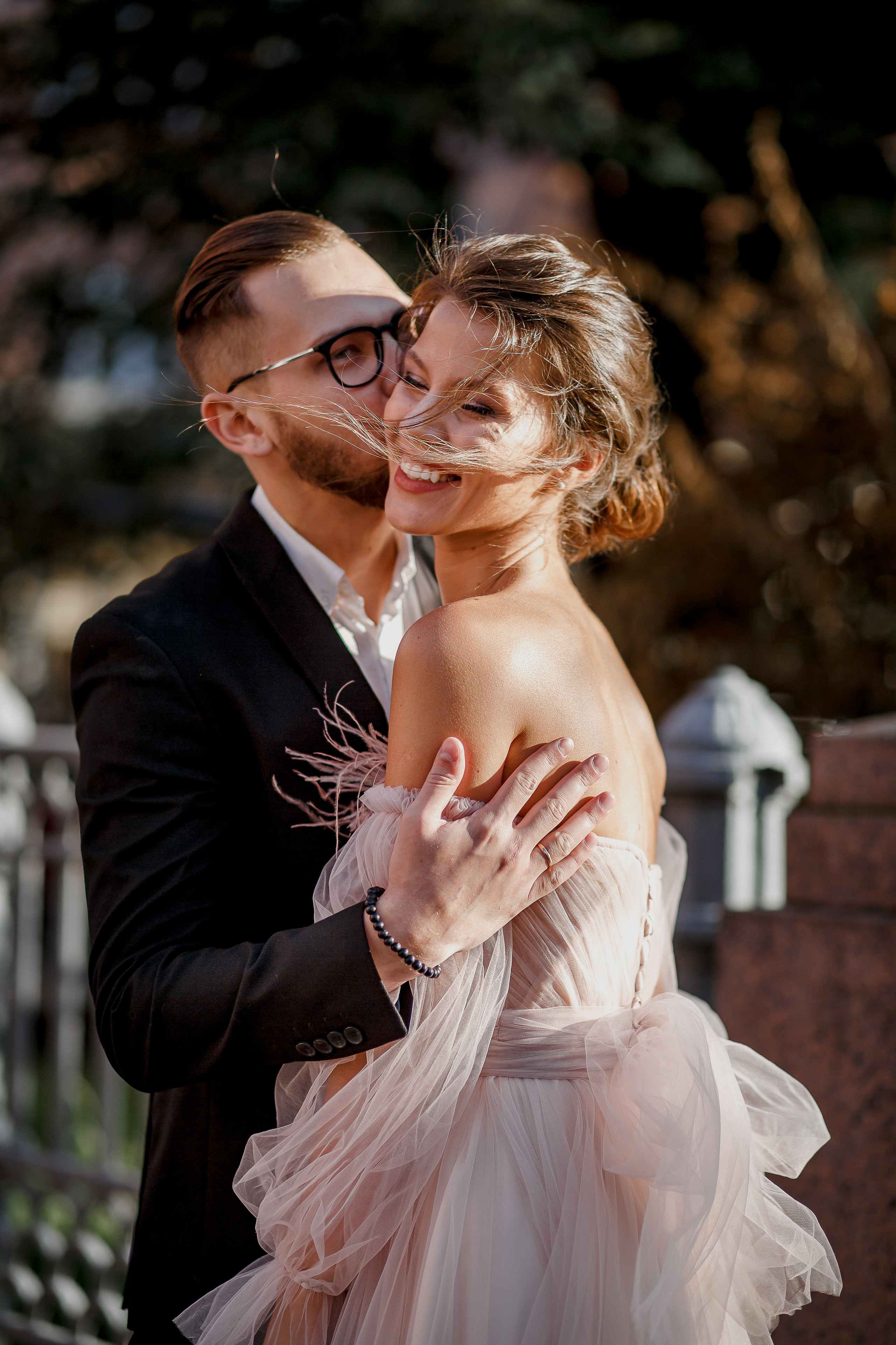 lovestory, свадебная прогулка, фотосессия на крыше, moscow city, патриаршие пруды, патрики, свадебное платье, свадебный фотограф, фотограф на свадьбу, свадебный букет, букет невесты, раменский загс, визажист на свадьбу