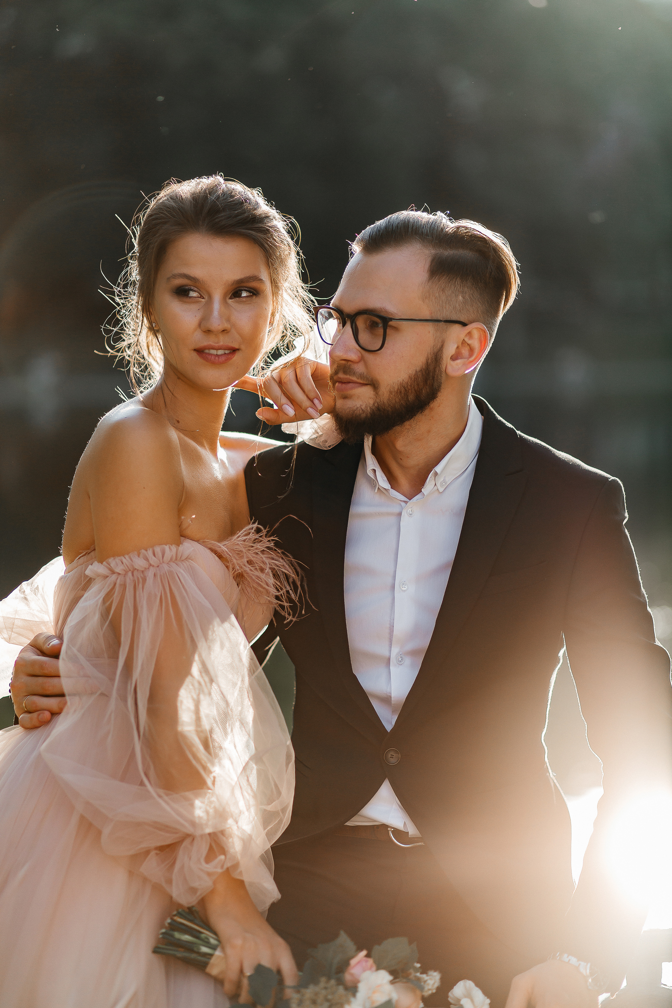 lovestory, свадебная прогулка, фотосессия на крыше, moscow city, патриаршие пруды, патрики, свадебное платье, свадебный фотограф, фотограф на свадьбу, свадебный букет, букет невесты, раменский загс, визажист на свадьбу