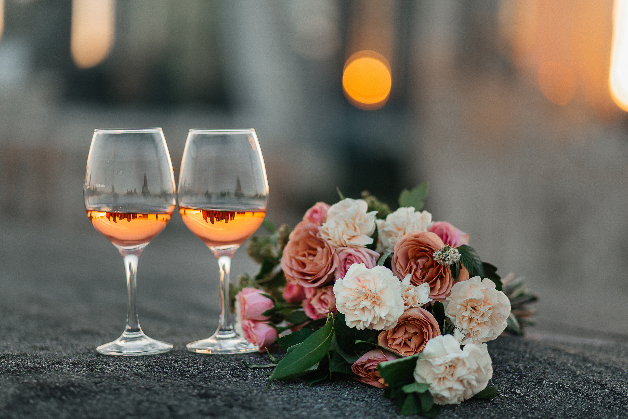 lovestory, свадебная прогулка, фотосессия на крыше, moscow city, патриаршие пруды, патрики, свадебное платье, свадебный фотограф, фотограф на свадьбу, свадебный букет, букет невесты, раменский загс, визажист на свадьбу