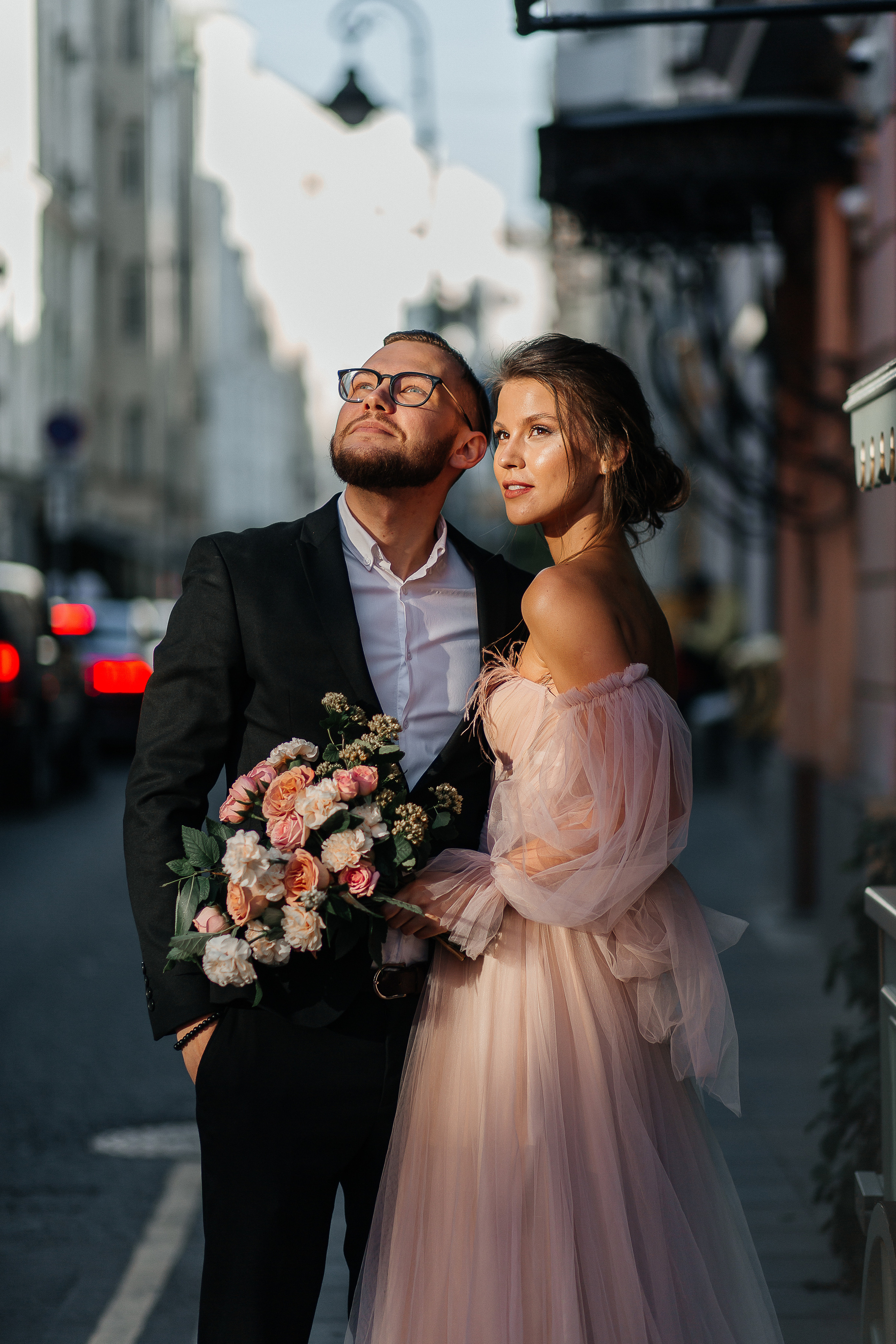 lovestory, свадебная прогулка, фотосессия на крыше, moscow city, патриаршие пруды, патрики, свадебное платье, свадебный фотограф, фотограф на свадьбу, свадебный букет, букет невесты, раменский загс, визажист на свадьбу