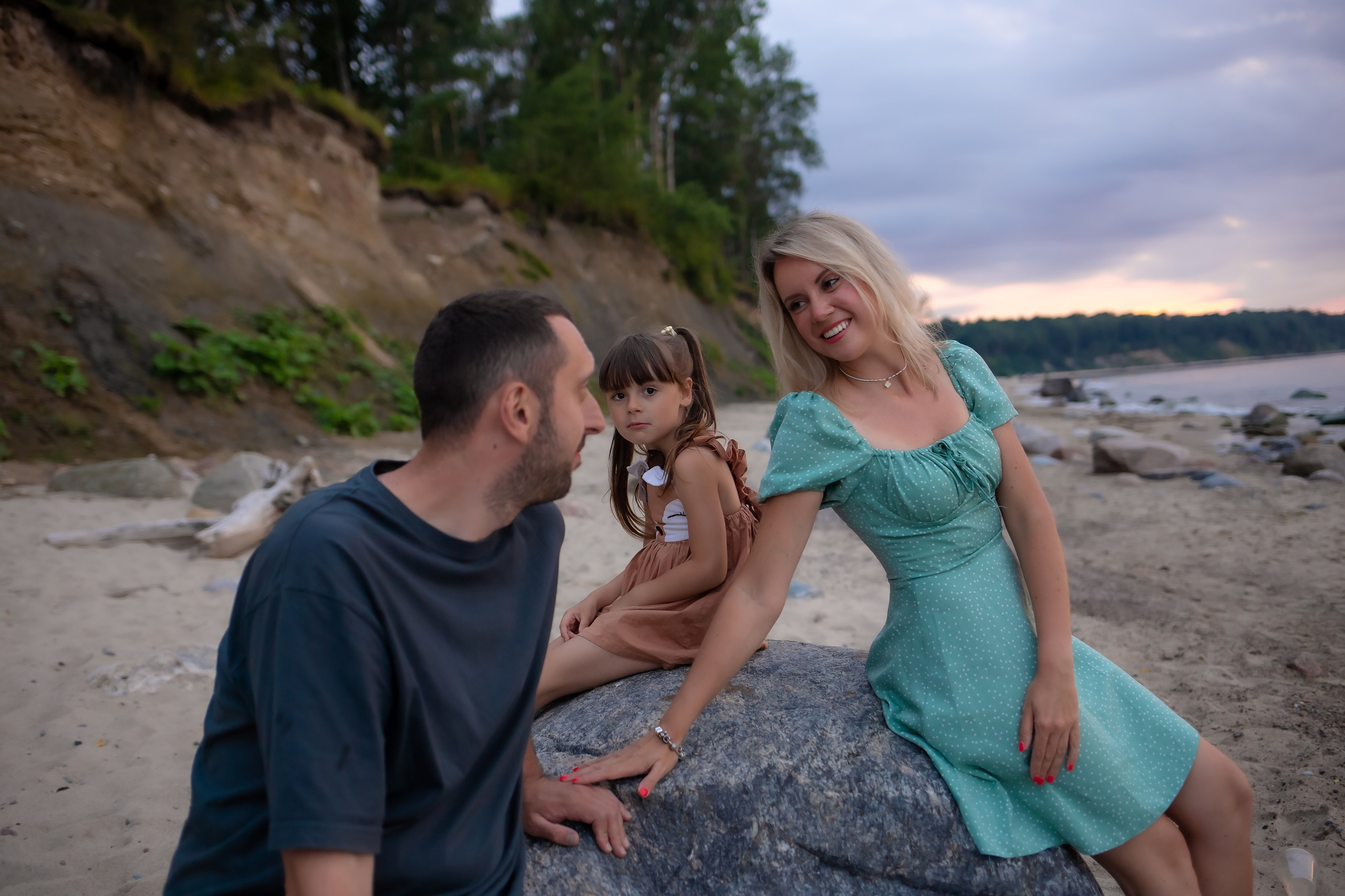 Есеня, Леня и Аня. Закат в Куликово. Фотограф в Калининграде Решетникова Алина