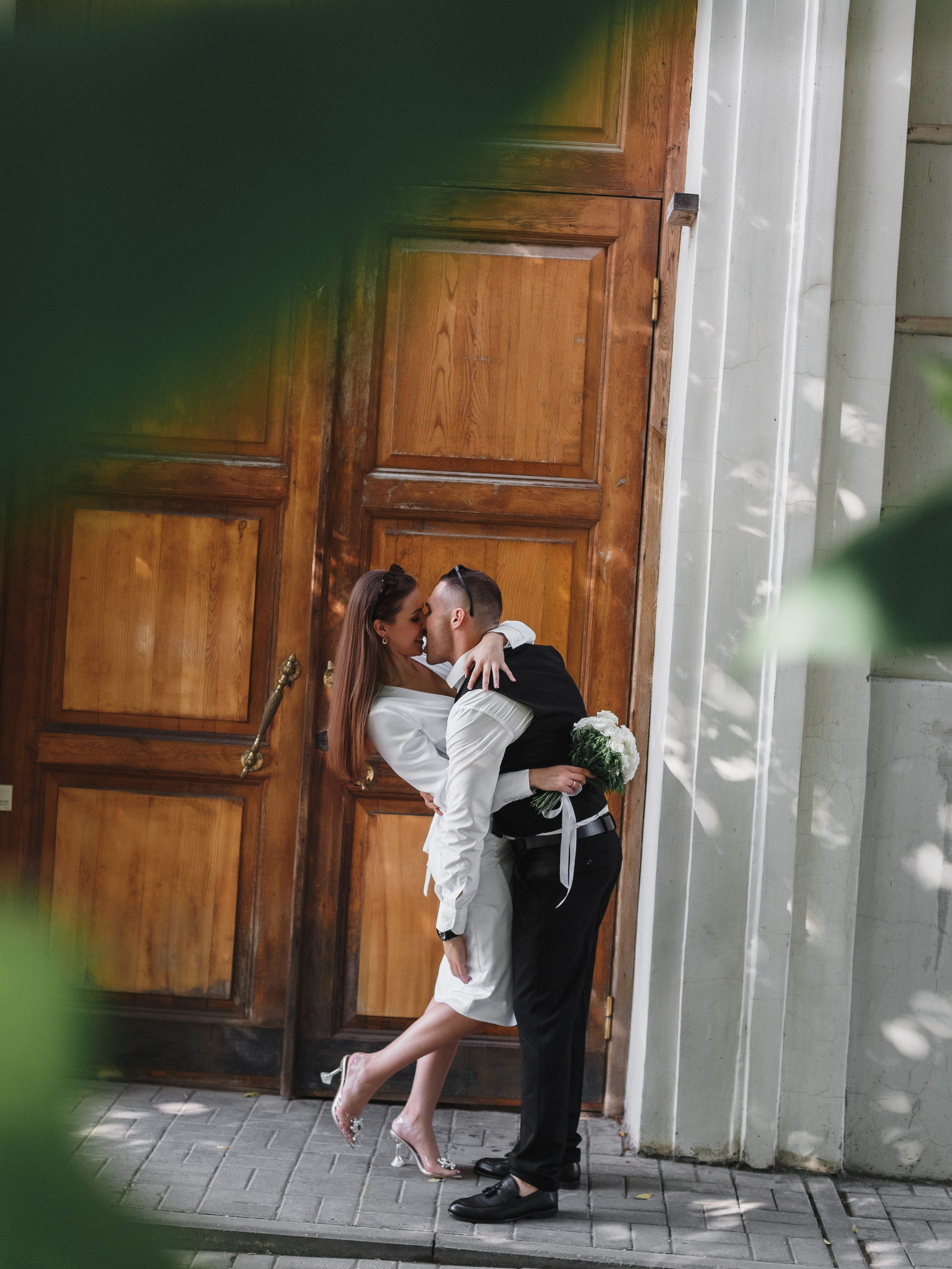 Свадебный фотограф Таганрог — фотосессия в центре города и банкет в коттедже «Виктория». Свадебный и семейный фотограф в Таганроге Бакарюк Антон