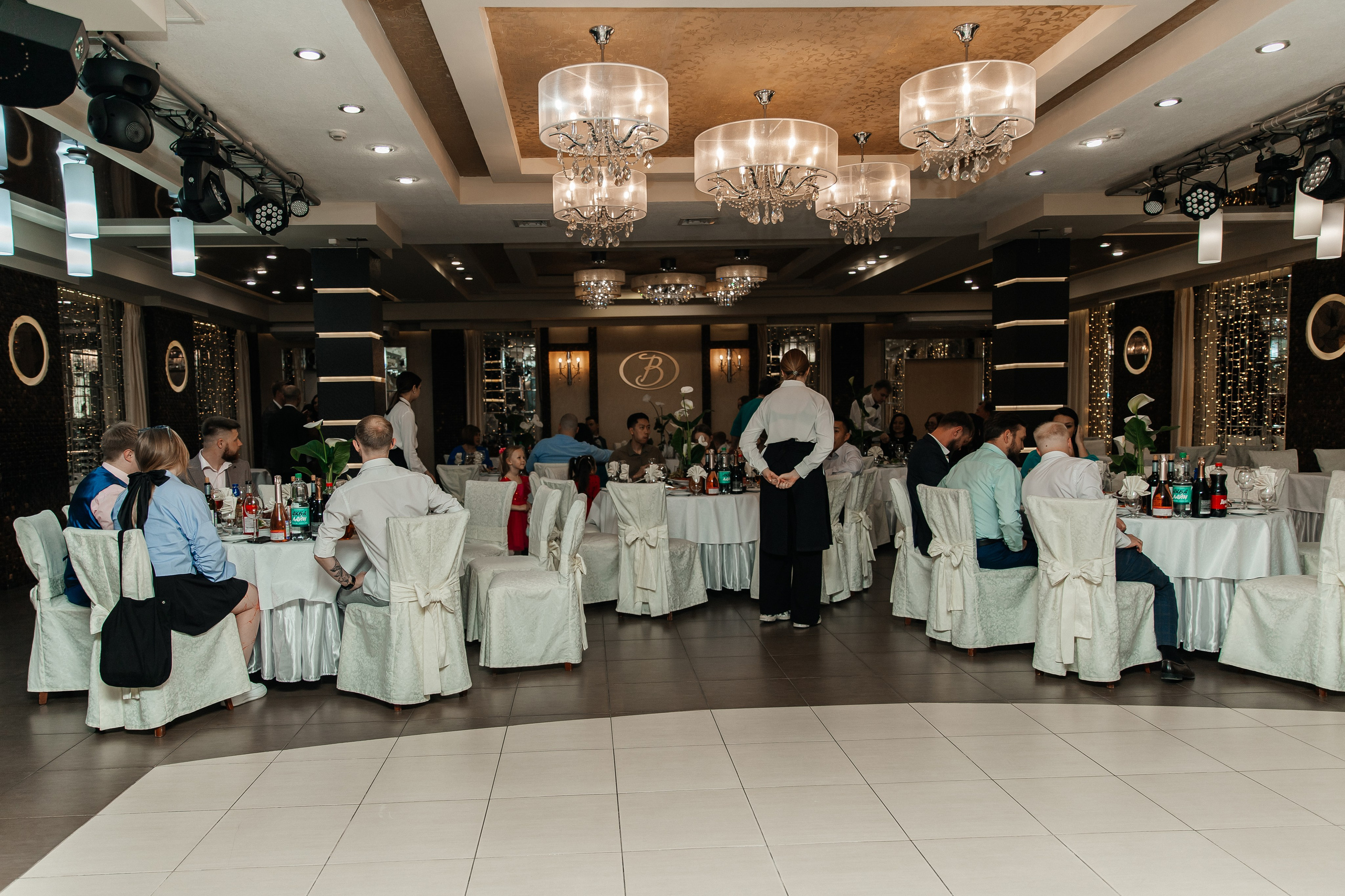 Свадебный банкет (Илья & Виолетта). Фотограф Южно-Сахалинск Сахалин Анастасия Тучина