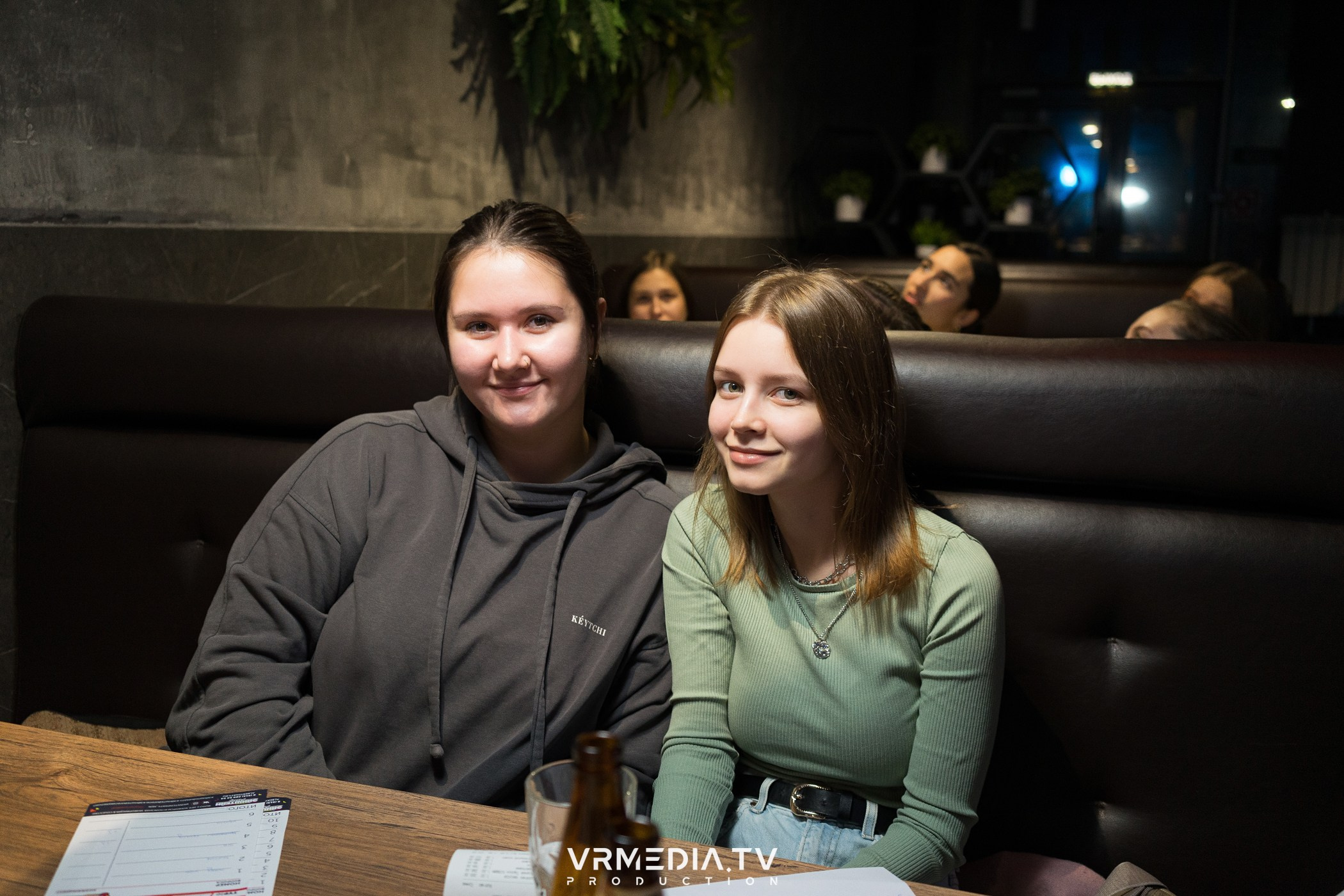 Эйнштейн Party в баре «Друзья»