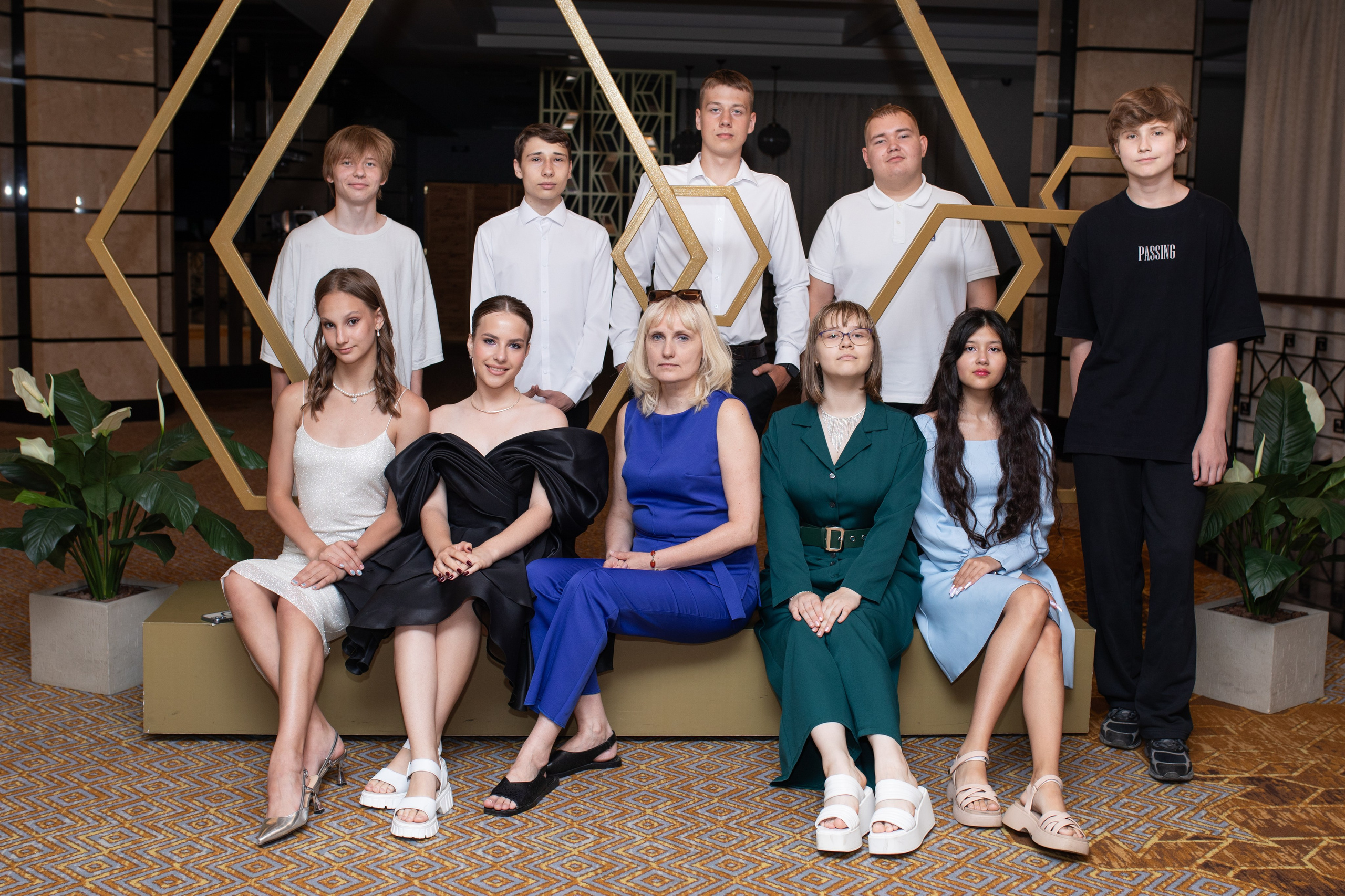 Выпускной 11 класс. Ресторан «Мед». Фотограф в Новосибирске Ася Зверева