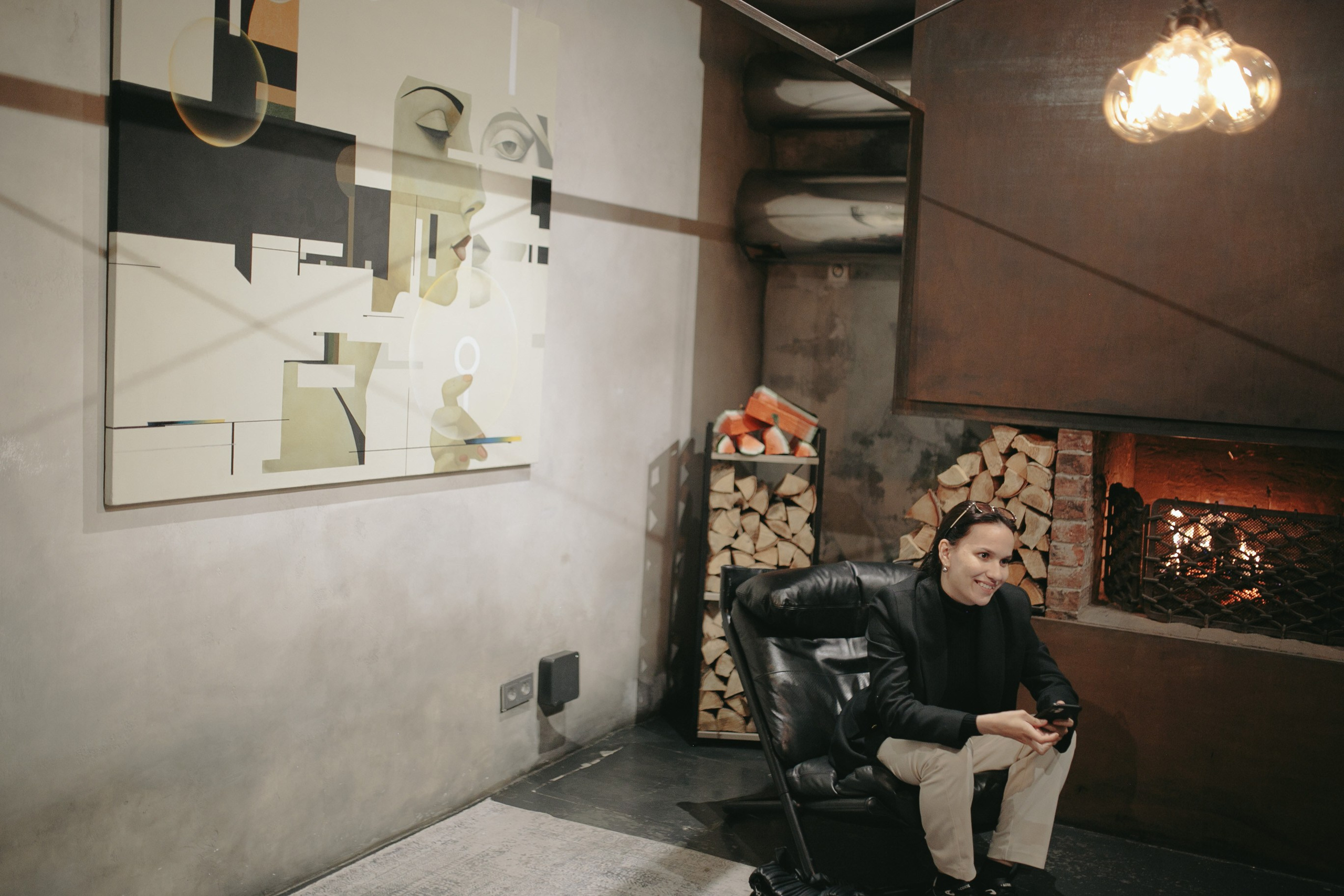 Фото. Художник-абстракционист Ольга Рикун. Москва