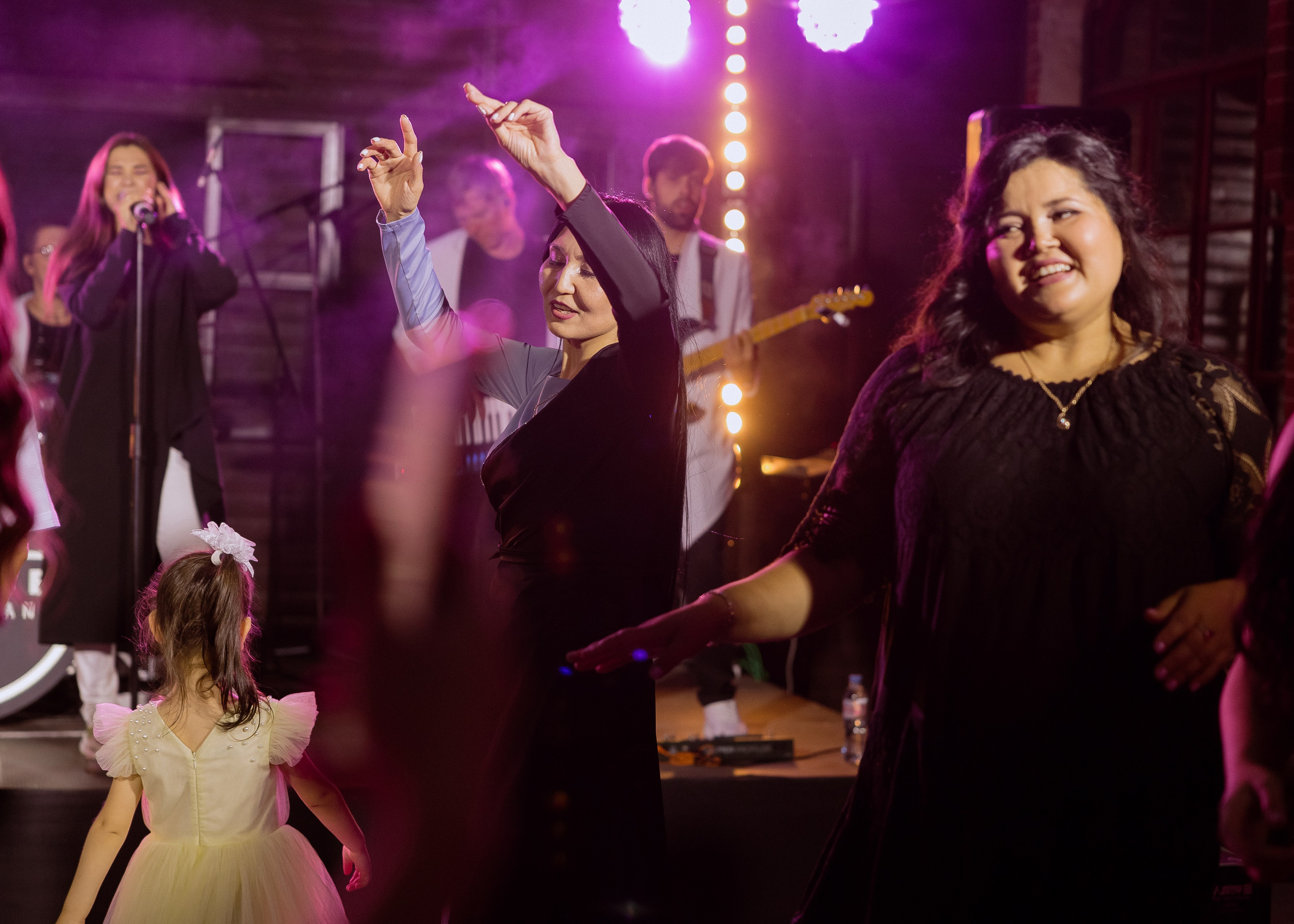 Дмитрий и Алита. Фотограф Эмиль Исякаев