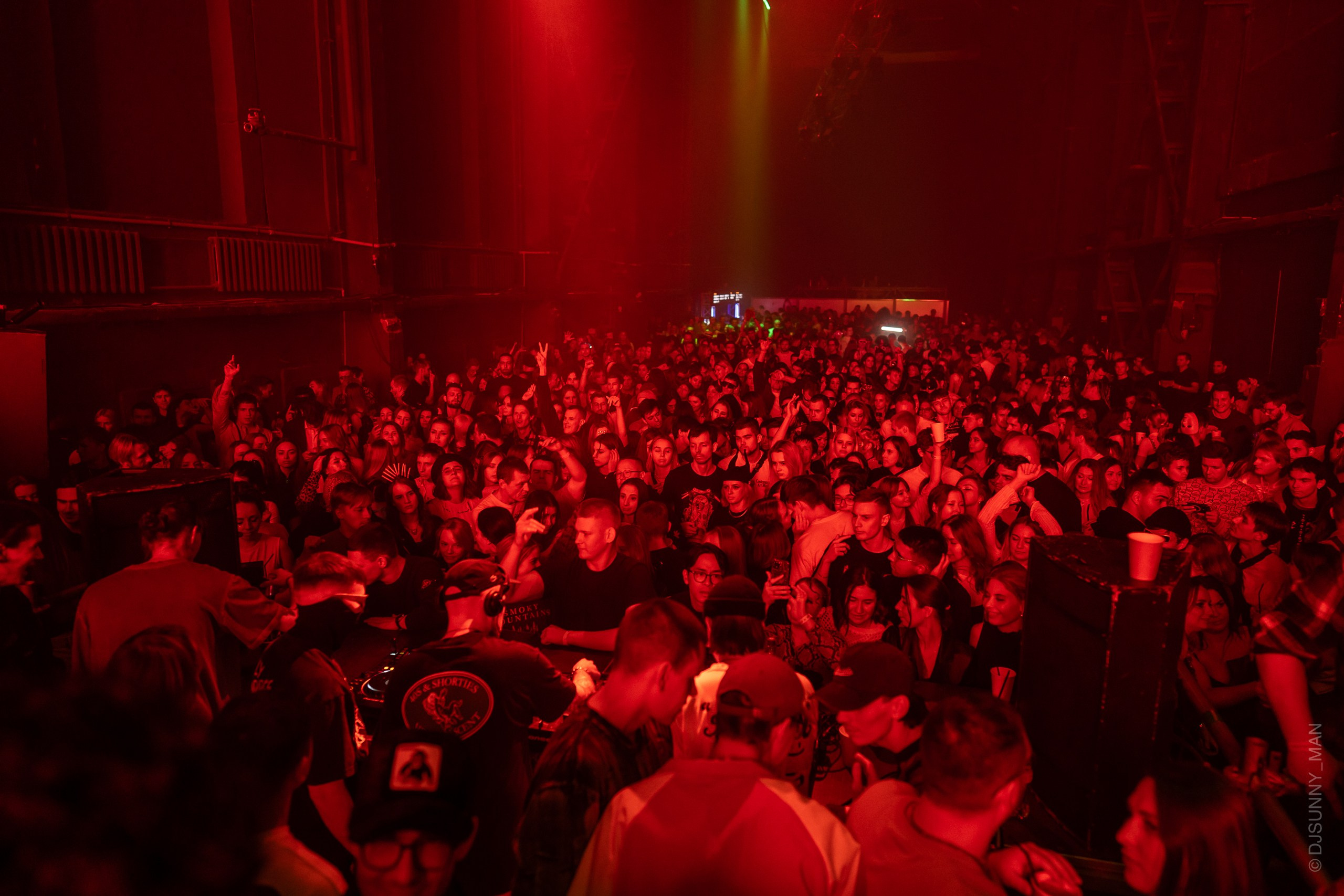 Metro Gorkovskaya ЦЕХ. Sunnyman