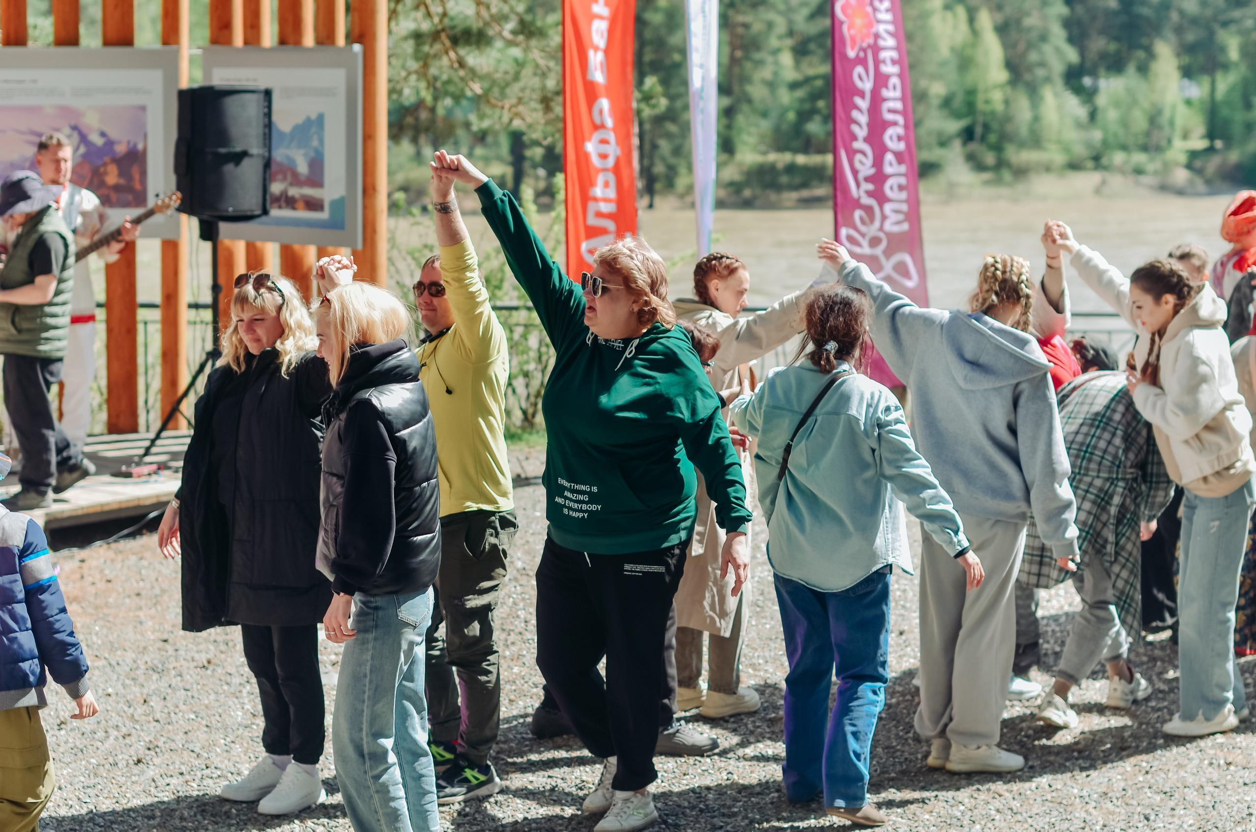 Фестиваль «Цветение Маральника на Алтае 2025». Фоторепортаж. Денисова Аля — фотограф для парных съемок и индивидуальных историй в Барнауле