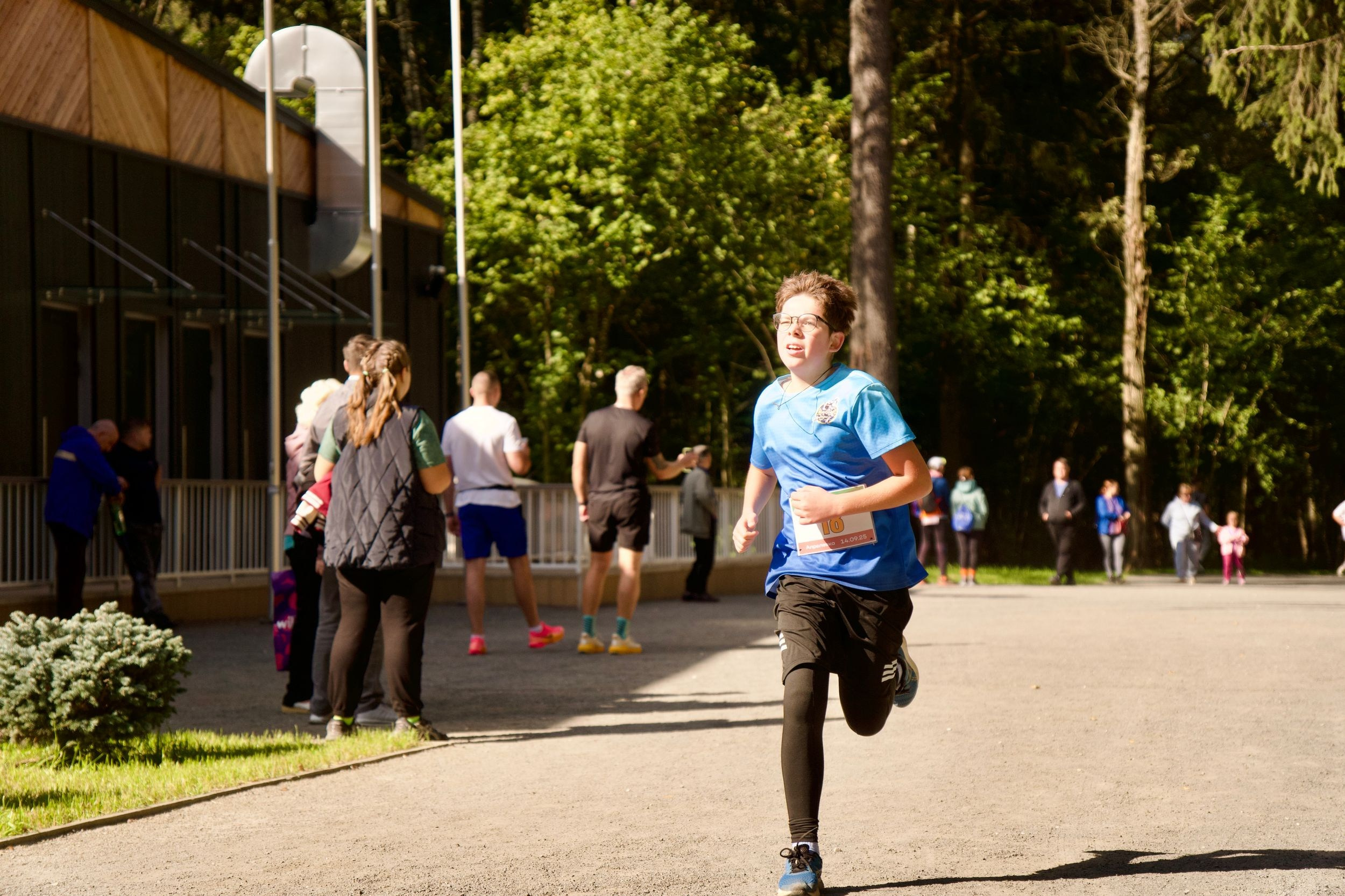 Забег в парке «Дубки». Кафе «БЕЛКА НАШЕПТАЛА». Ну оооочень концептуальное кафе