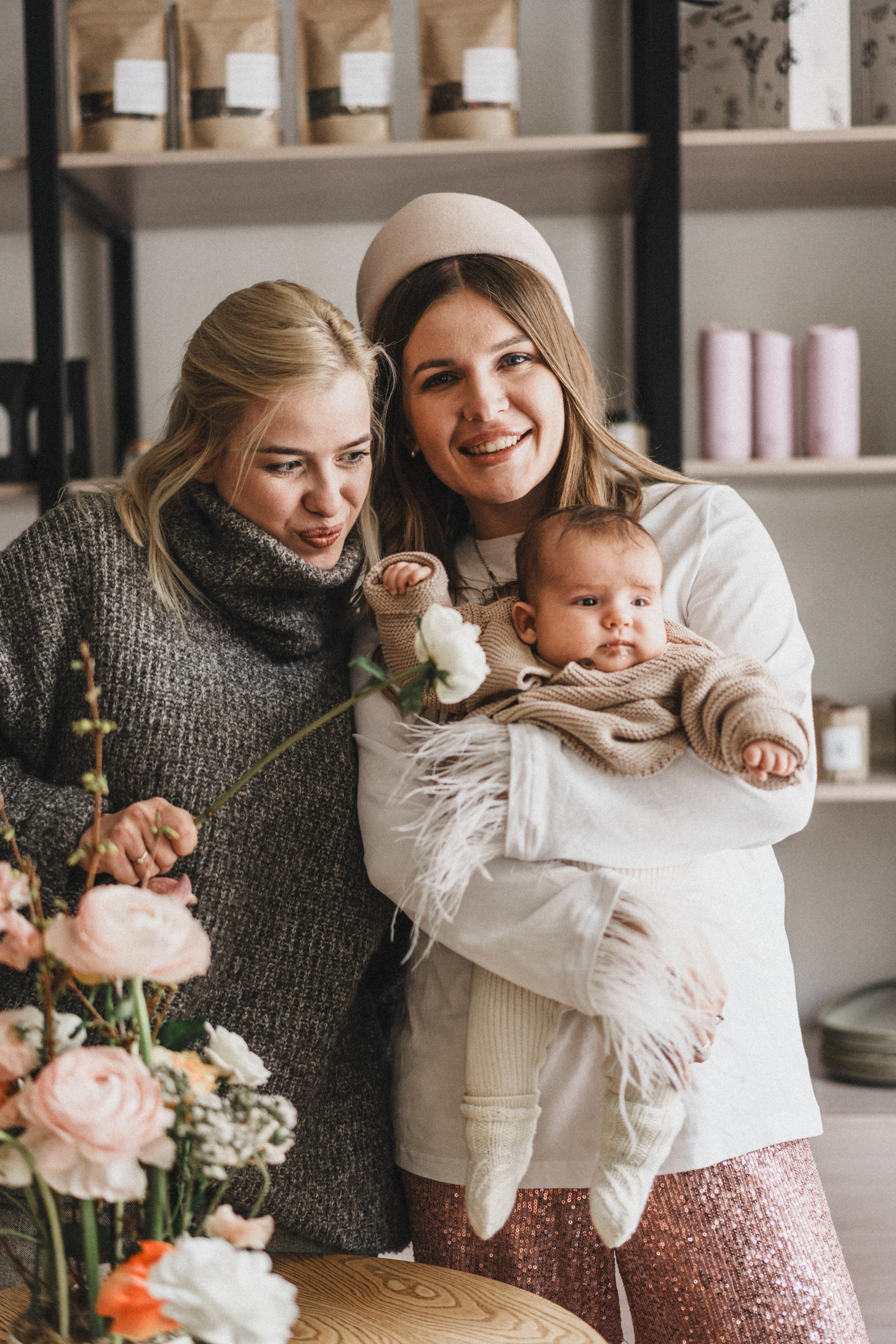OCHEN' — цветочная встреча 14 февраля. Семейный и детский фотограф и видеограф в Москве, Серпухове и Тарусе Валерия Сорокина
