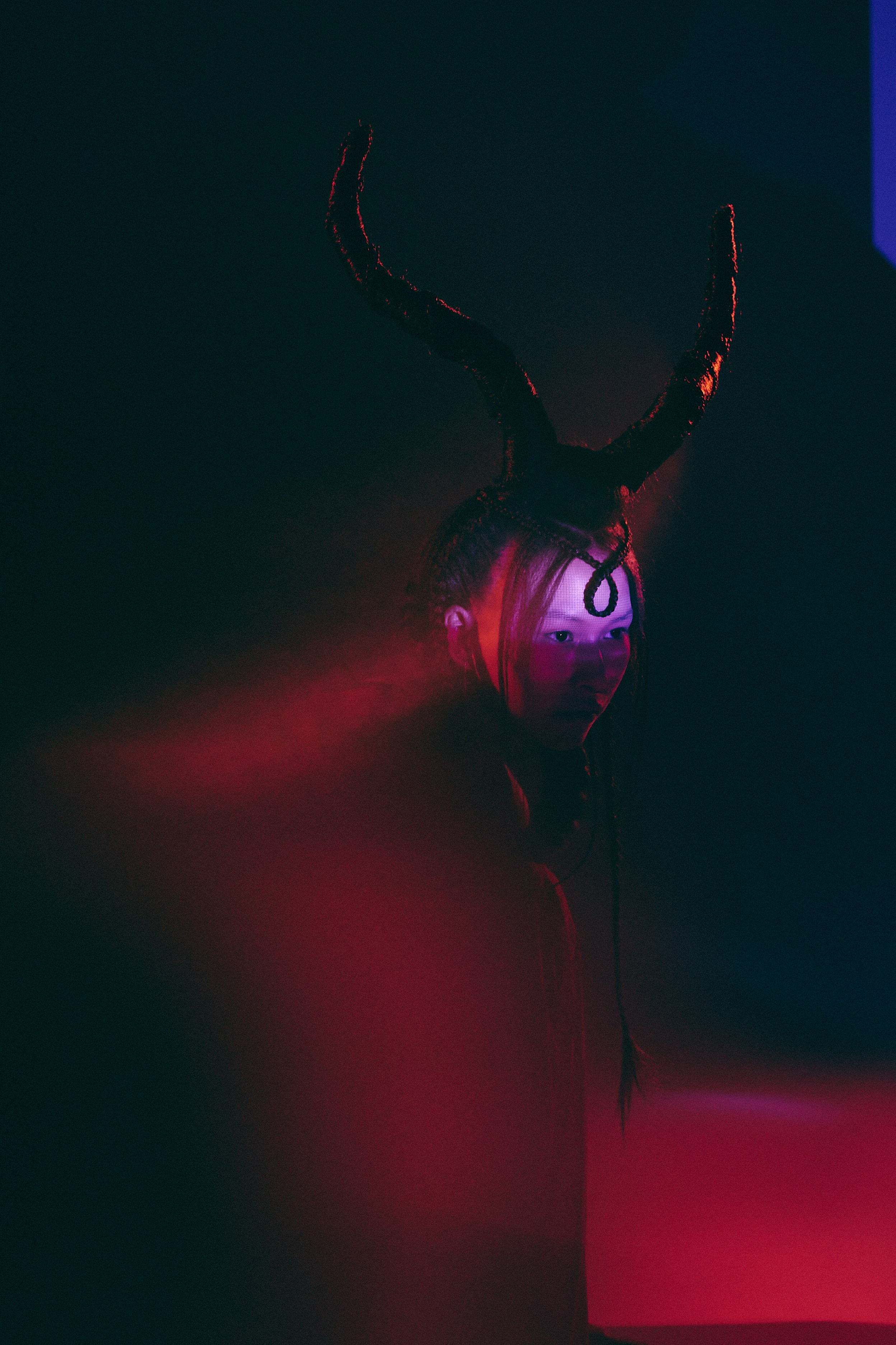 Ника: рогастый демон | Женский портрет | Белов Тимофей, фотограф СПБ. Фотограф Белов Тимофей | Санкт-Петербург | СПБ