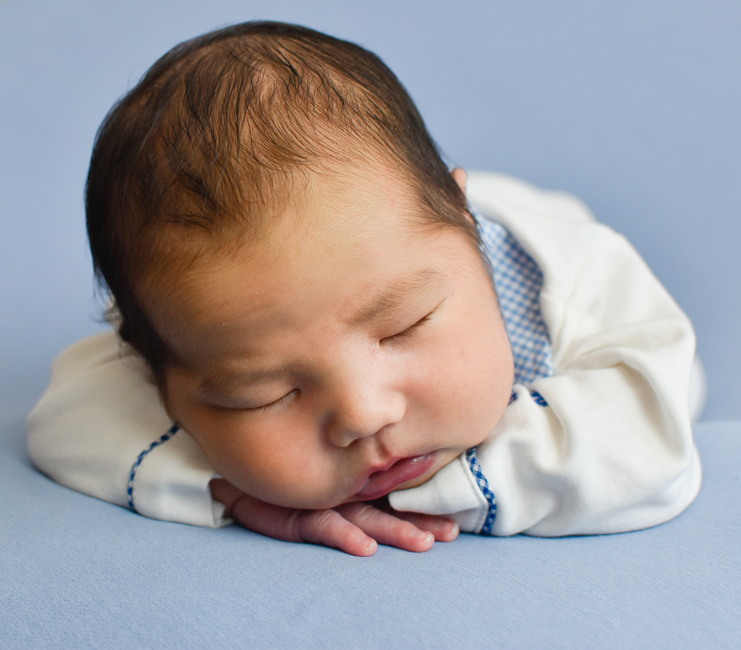 Фотосессия маленького принца. Семейный и ньюборн фотограф в Шымкенте Алина Ертаевна