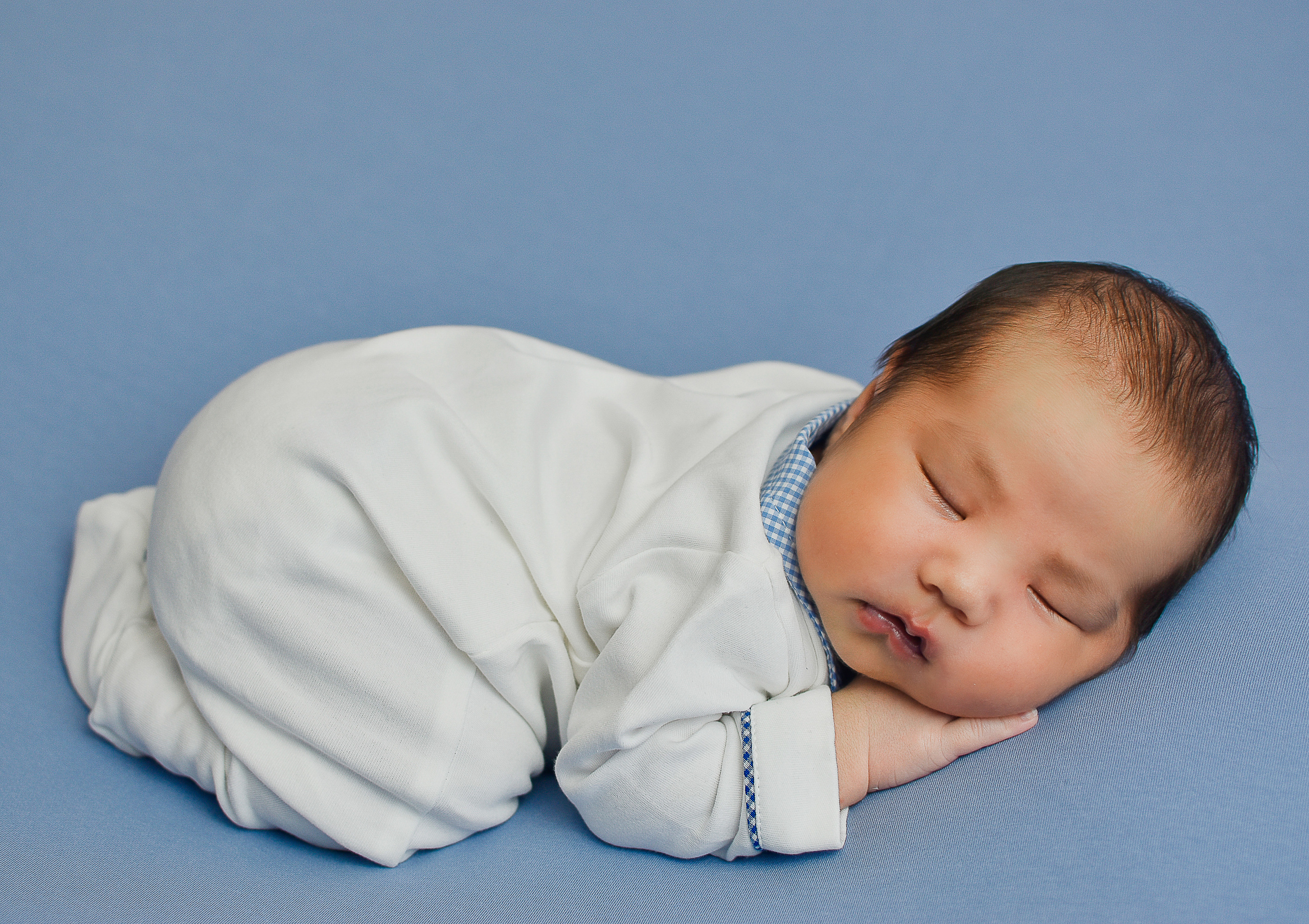 Фотосессия маленького принца. Семейный и ньюборн фотограф в Шымкенте Алина Ертаевна