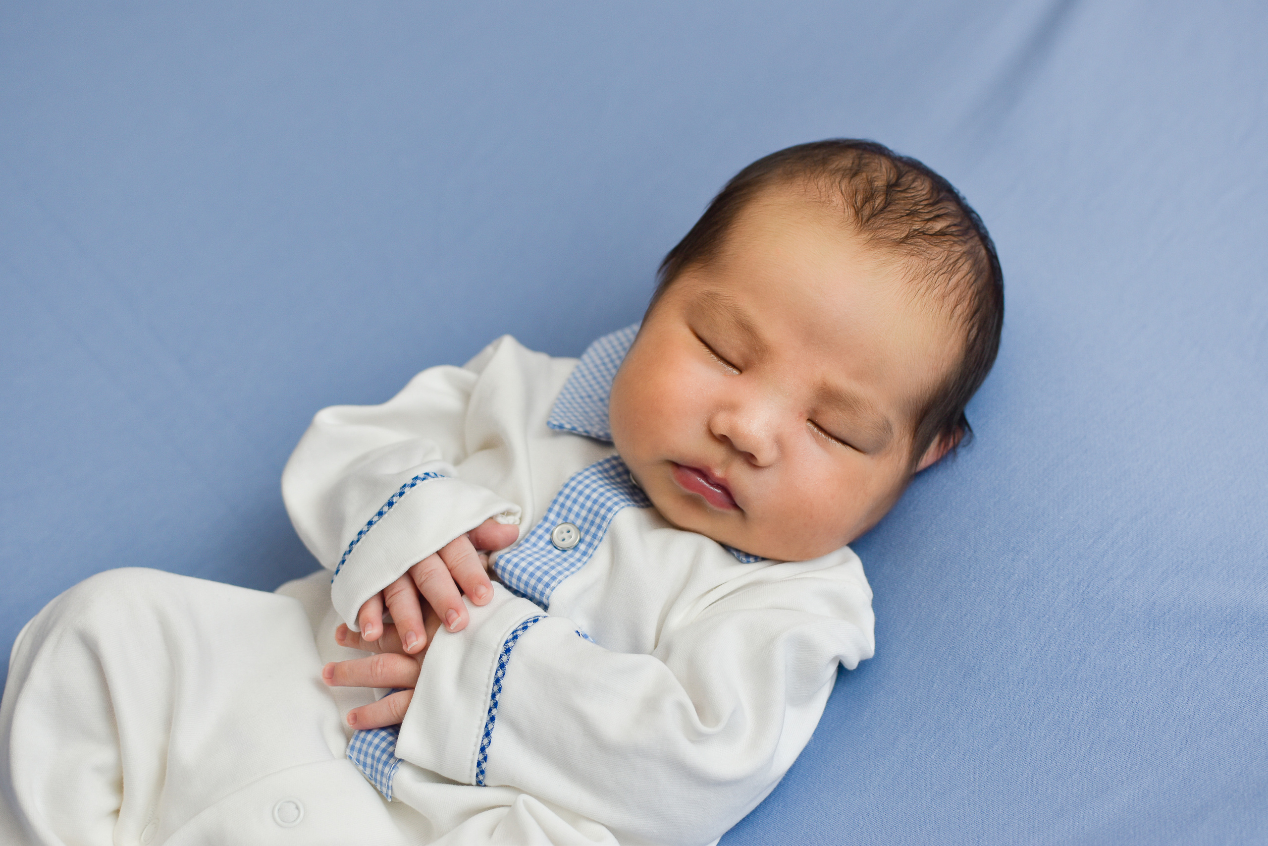 Фотосессия маленького принца. Семейный и ньюборн фотограф в Шымкенте Алина Ертаевна