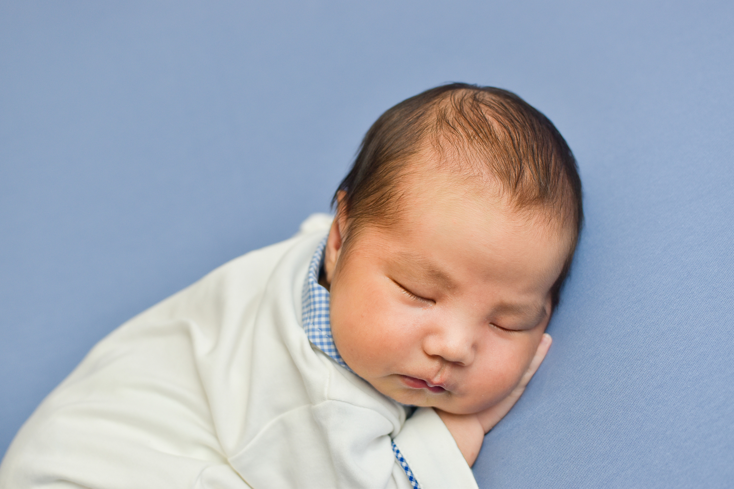 Фотосессия маленького принца. Семейный и ньюборн фотограф в Шымкенте Алина Ертаевна