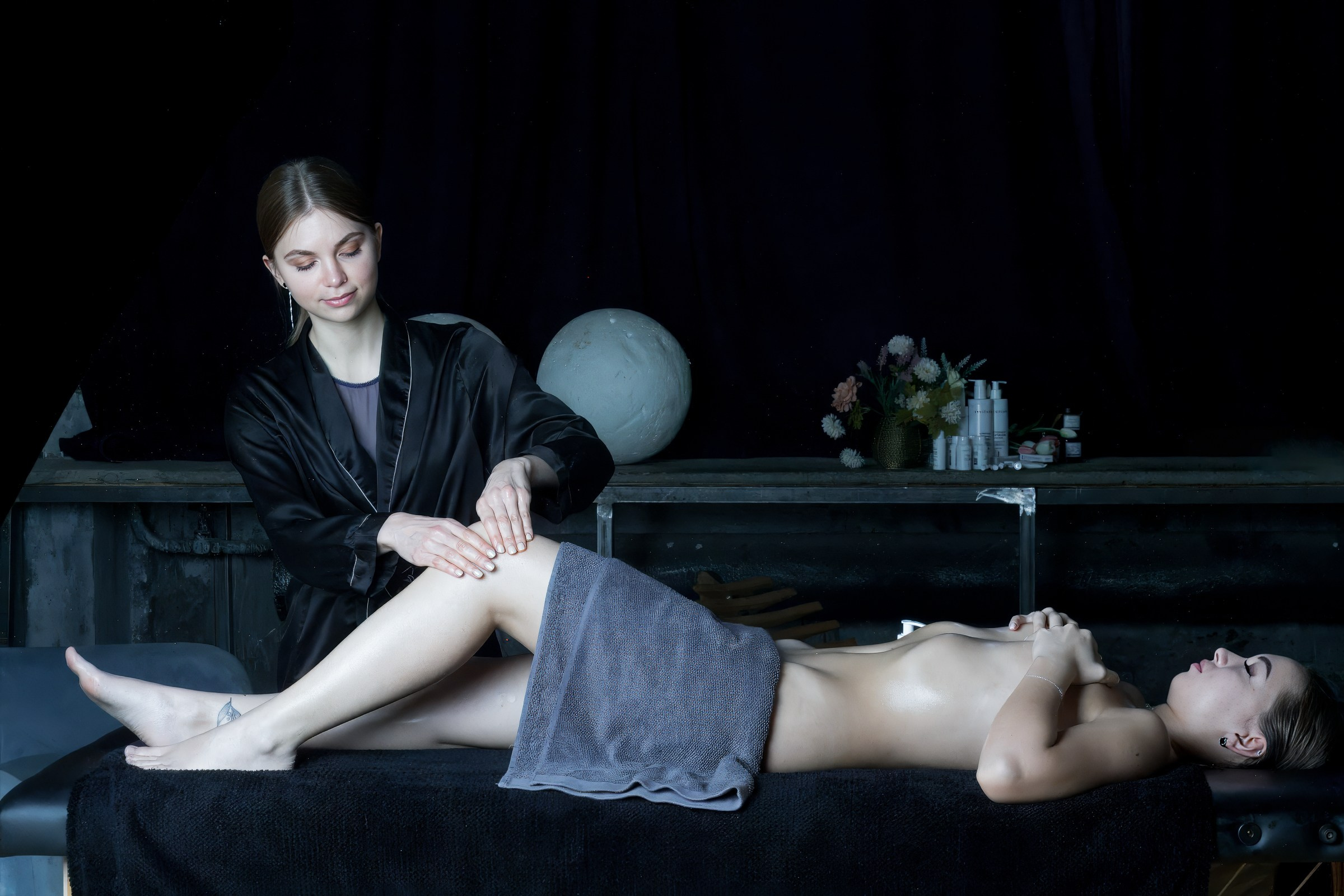 Полина и Вика. Бунгало в Москве.Аренда Бунгало в Мск