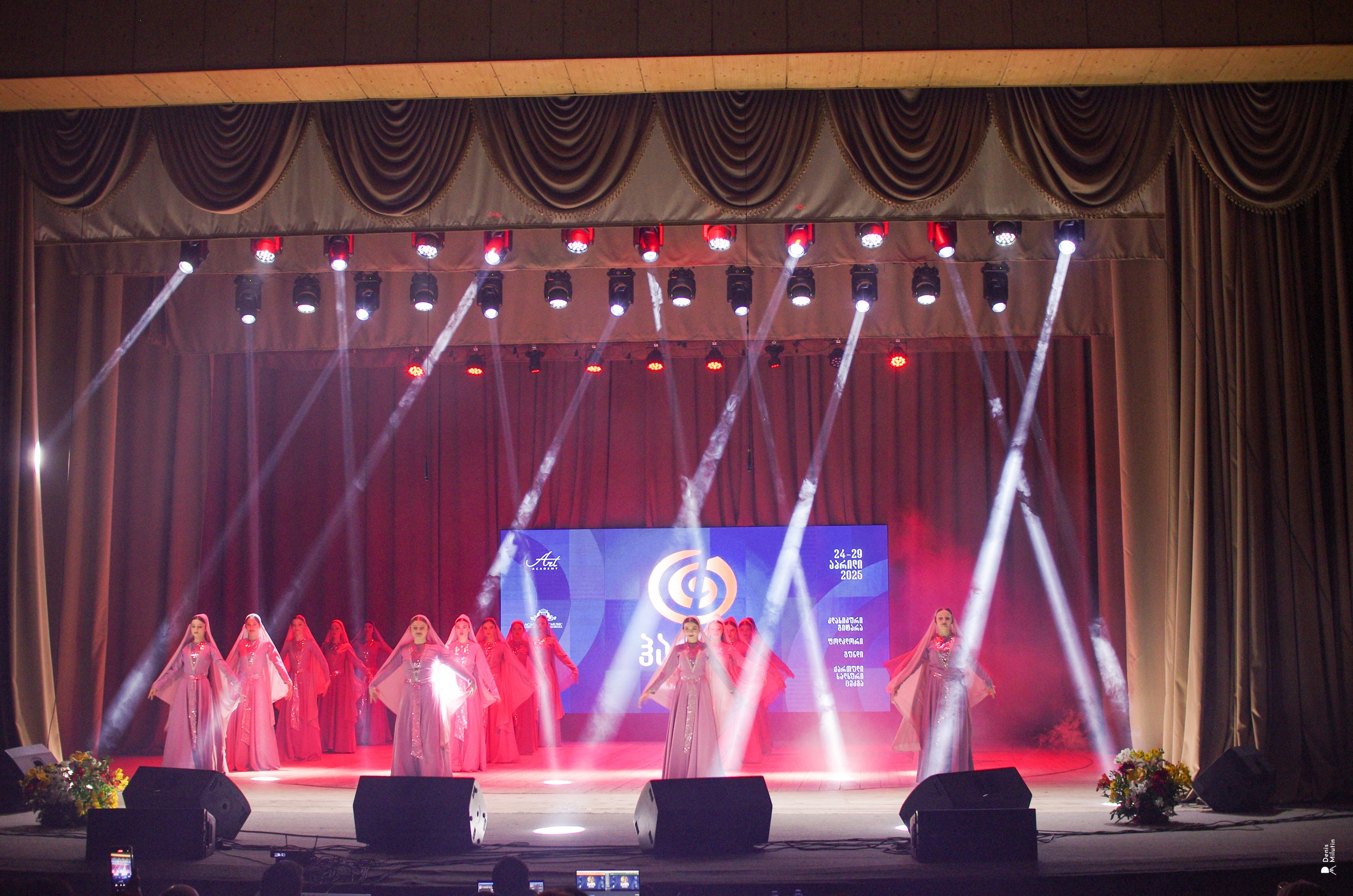 Танцы в Хоби. Портретный фотограф Денис Милютин