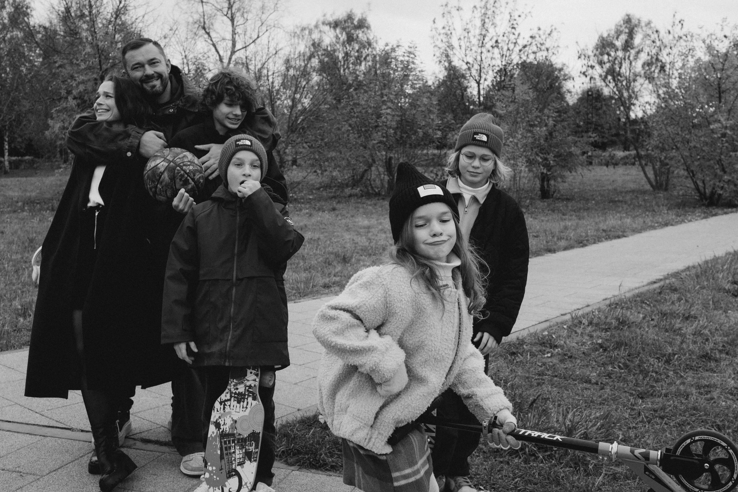 Даша с семьей (прогулка в парке). Фотограф Москва / Зеленоград — Наталья Петухова
