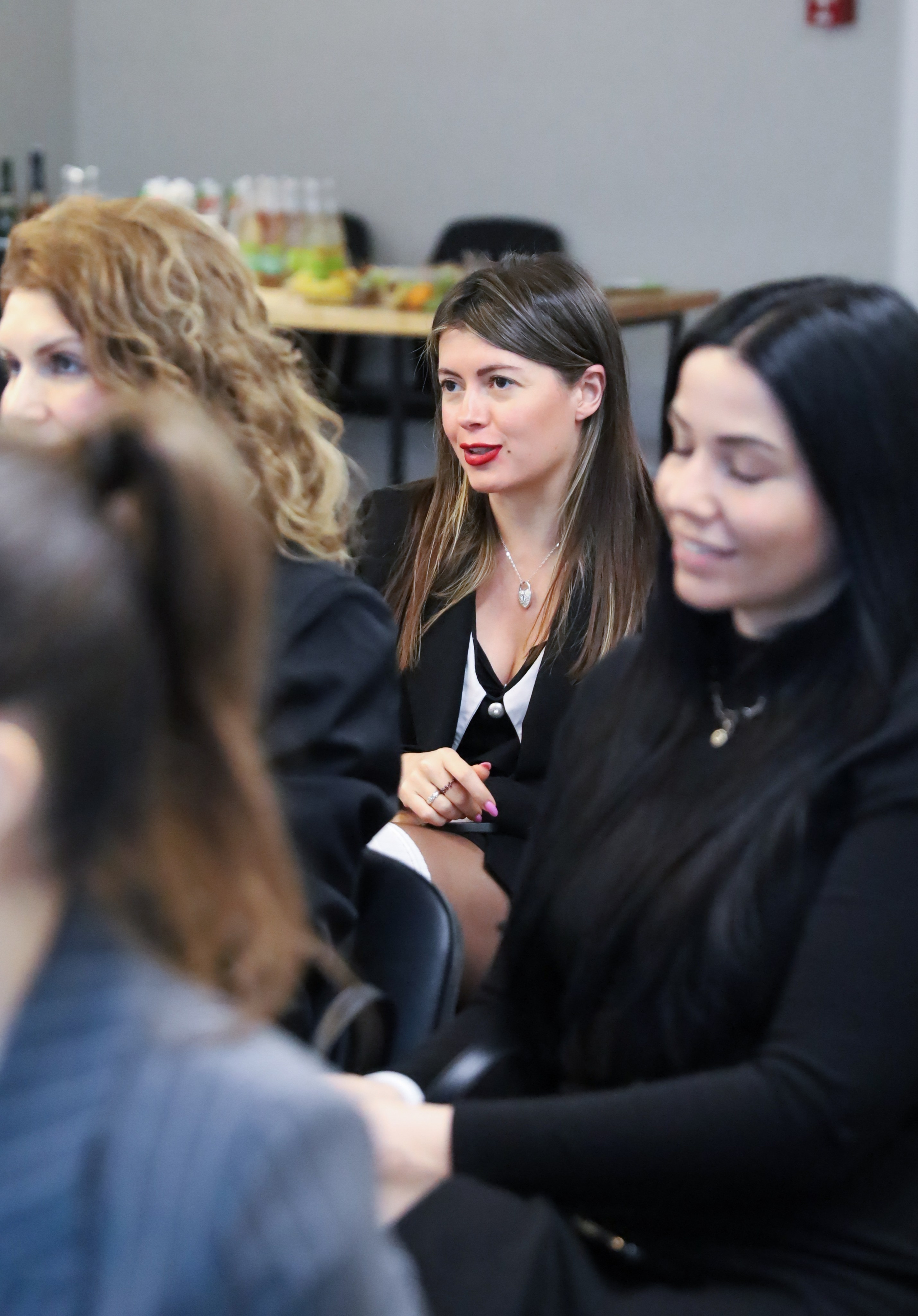 КОНФЕРЕНЦИЯ ВЫПУСКНИКОВ ШКОЛЫ ПРОДЮСИРОВАНИЯ АННЫ НОВИКОВОЙ. Фотограф мероприятий Ирина Каширина