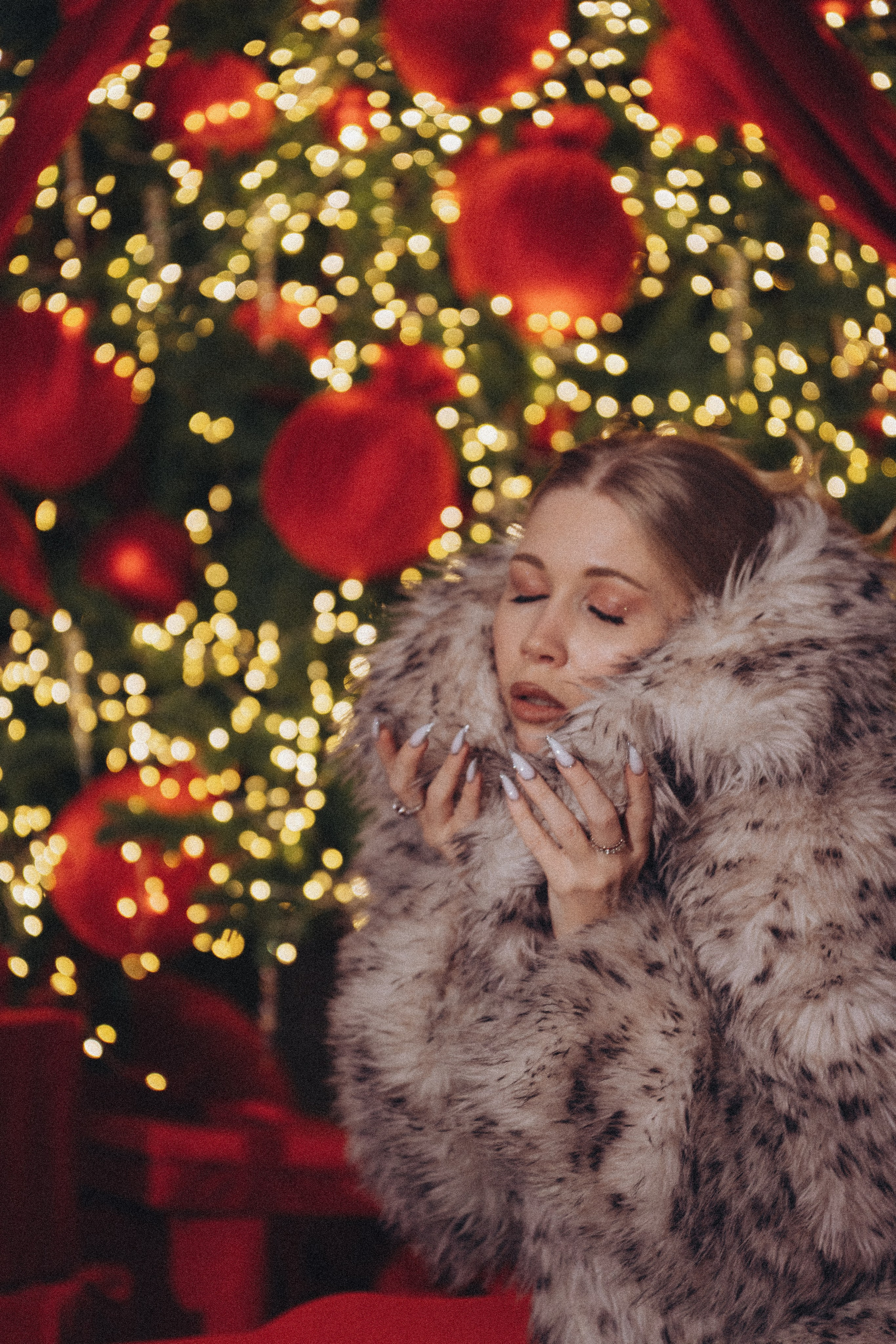 ФОТОСЕССИЯ К НОВОМУ ГОДУ В СТУДИИ С ЕЛОЧКОЙ КРАСИВЫЙ ОБРАЗ. Профессиональный фотограф, Санкт-Петербург — Виктория Богомолова