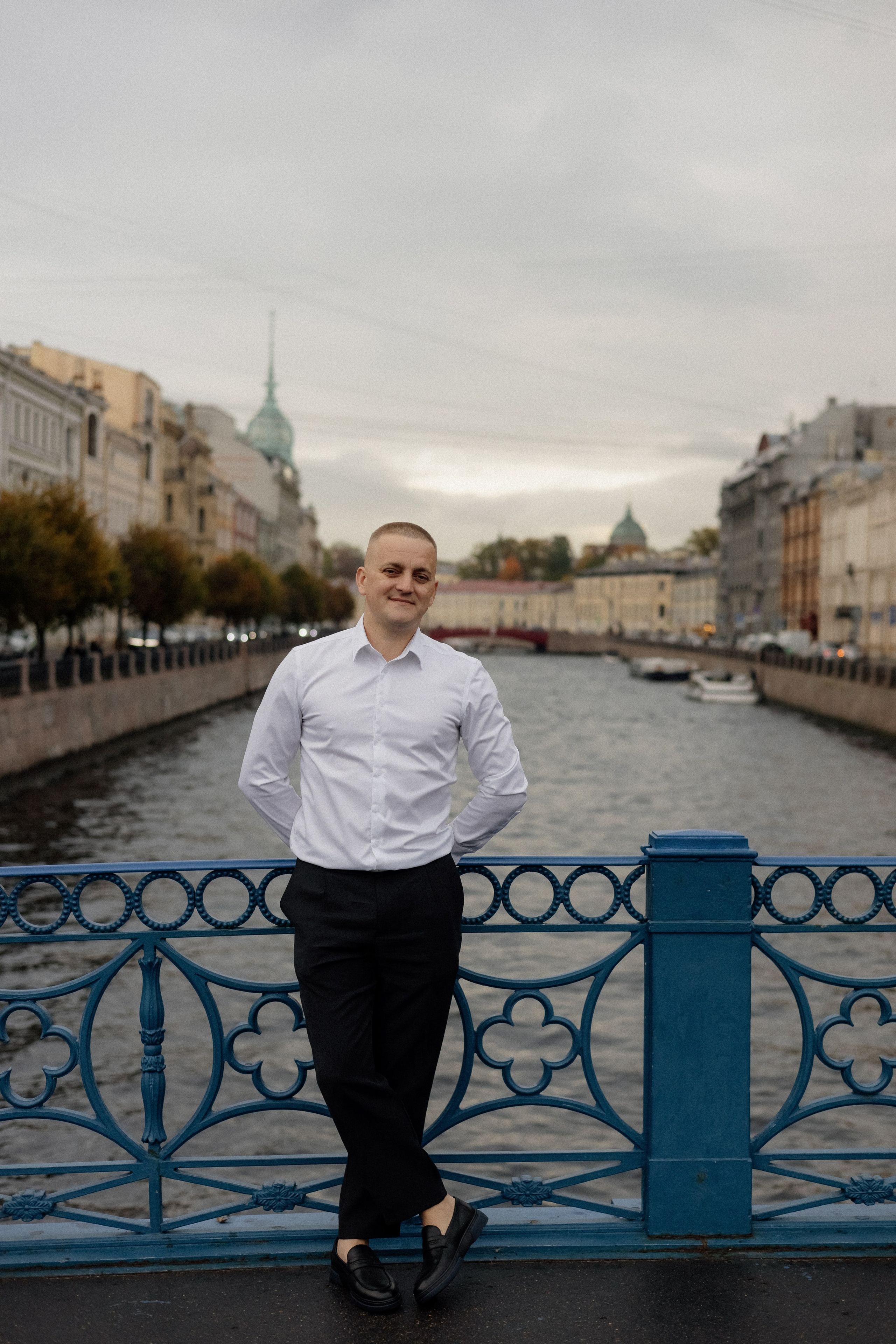 Свадебная прогулка у Исаакия. Свадебный фотограф в Санкт-Петербурге Ксения Кобышева