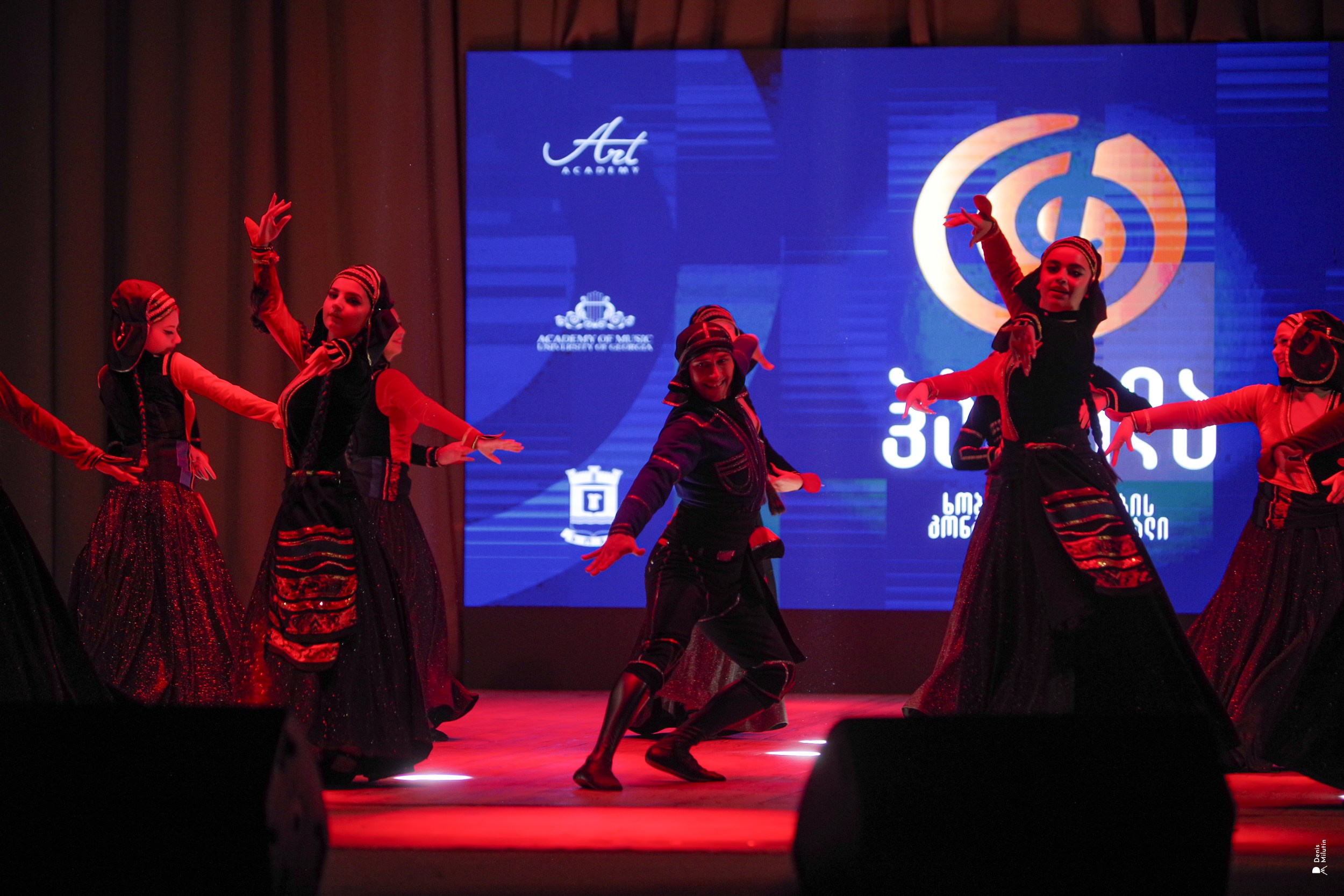 Танцы в Хоби. Портретный фотограф Денис Милютин