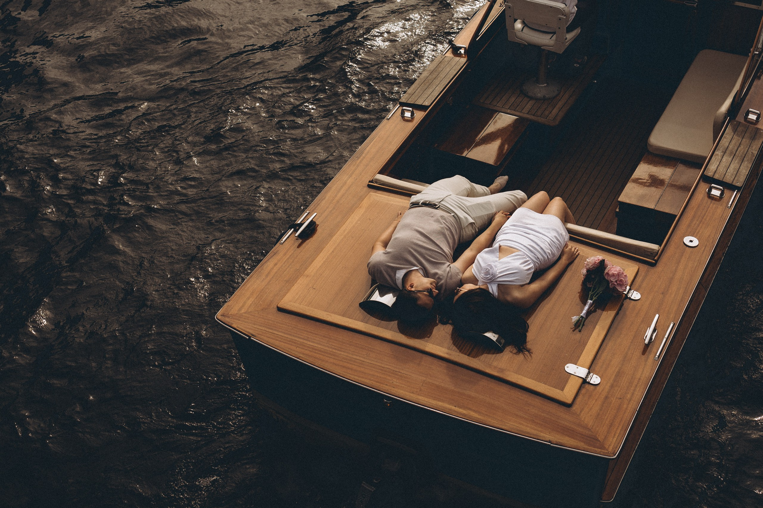 СВАДЕНБНАЯ СЬЕМКА НА КАТЕРЕ ПО КАНАЛАМ САНКТ-ПЕТЕРБУРГА И В АКВАТОРИИ НЕВЫ. Профессиональный фотограф, Санкт-Петербург — Виктория Богомолова