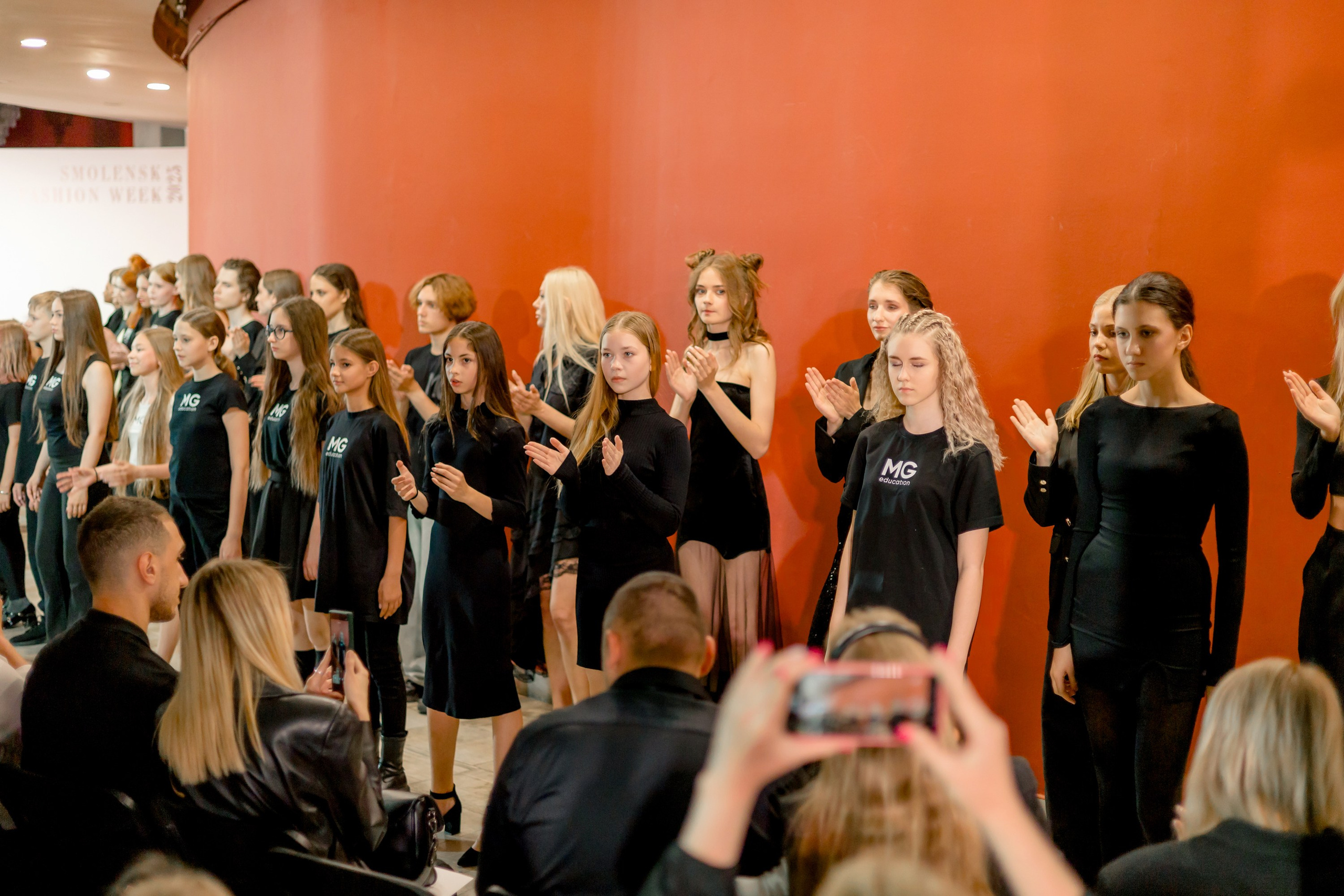 Smolensk Fashion Week 2025_ФИНАЛЬНЫЙ ПОКАЗ ДРАМТЕАТР. Главная