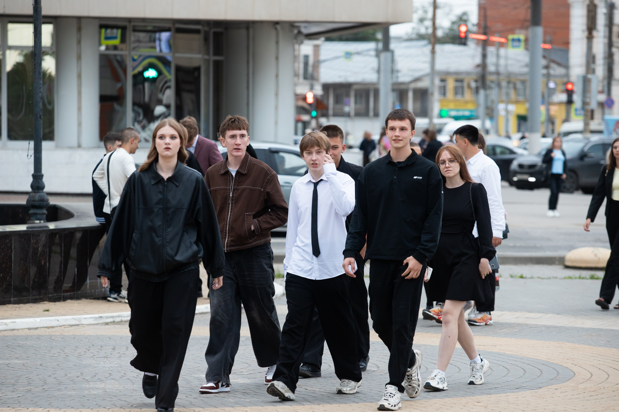 Городской бал выпускников (24 июня 2025). Репортажный фотограф Алексей Пирязев