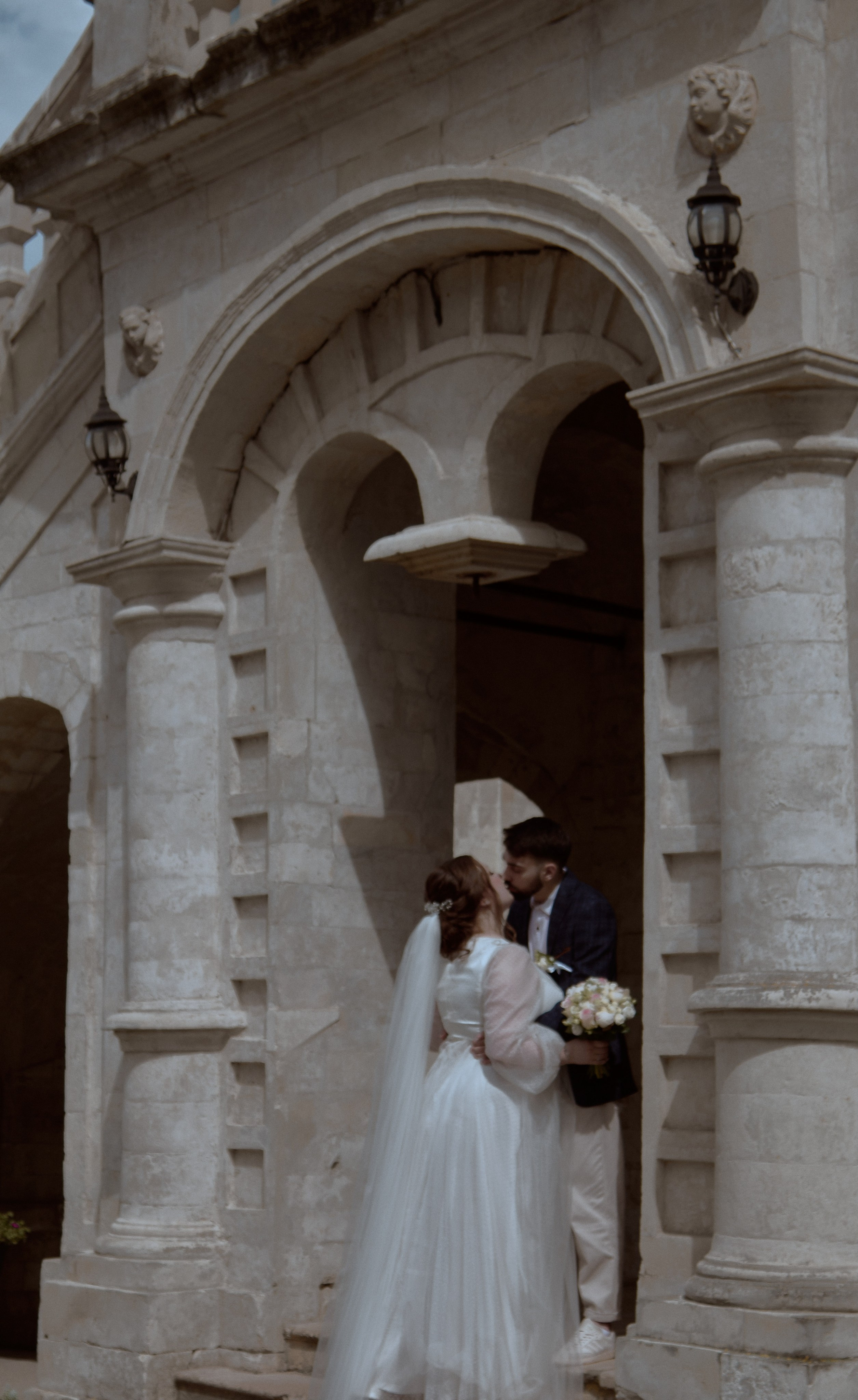 Виктория и Даниэль. Владимирский храм. Фотограф лавстори Москва/МО Приятелева Ангелина